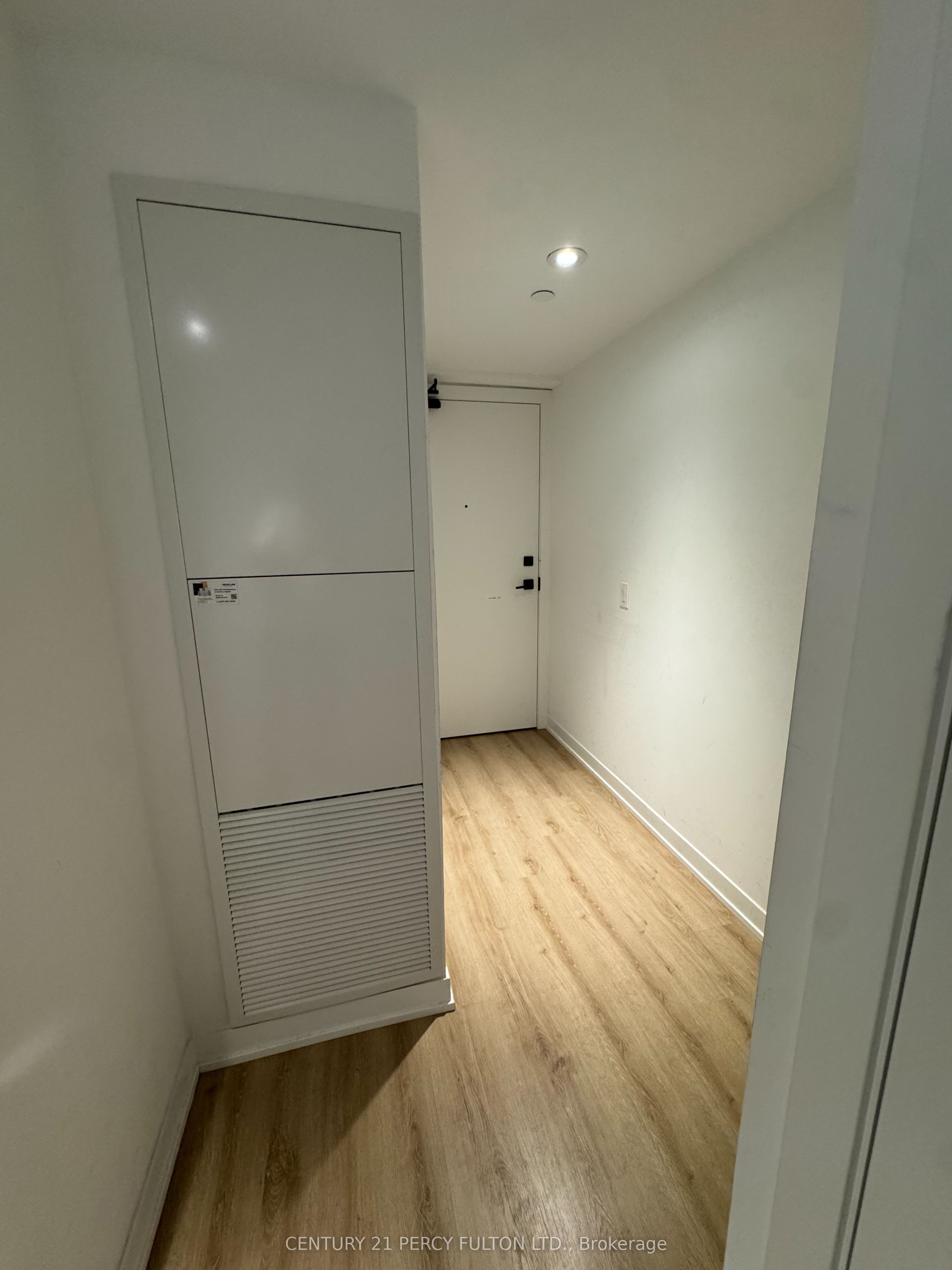 319 Jarvis Street 1717 Property Photo 6