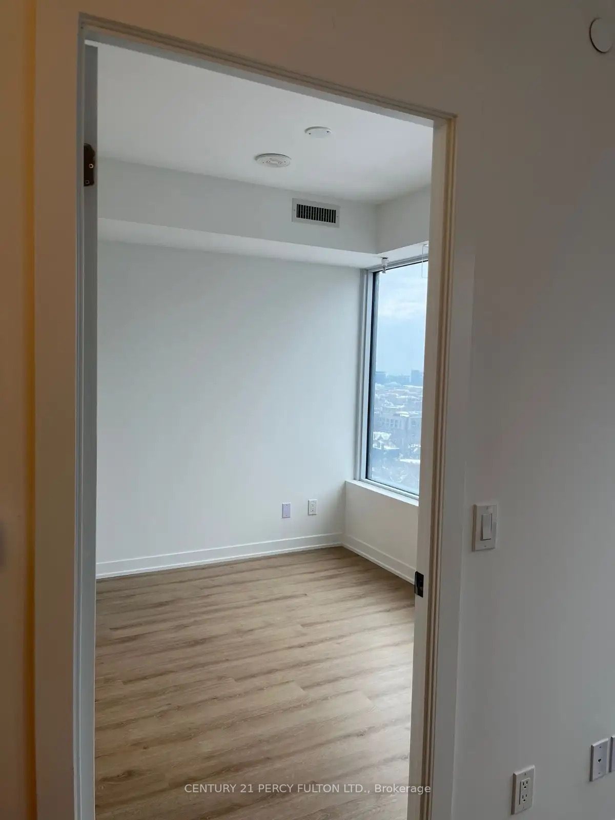 319 Jarvis Street 1717 Property Photo 10