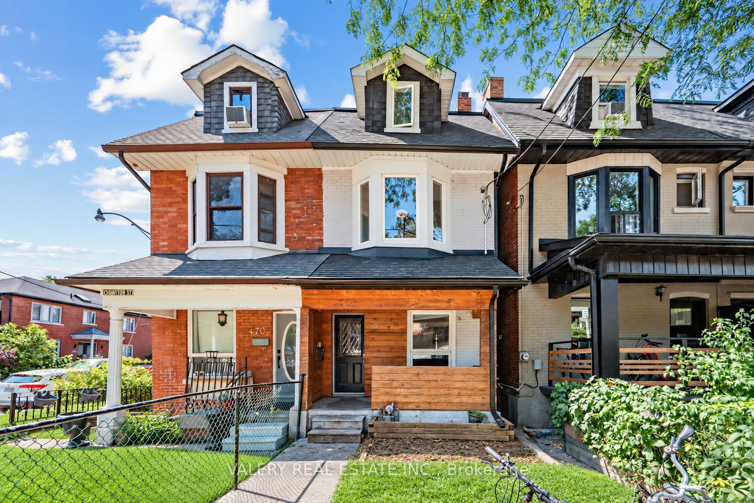 472 Crawford Street