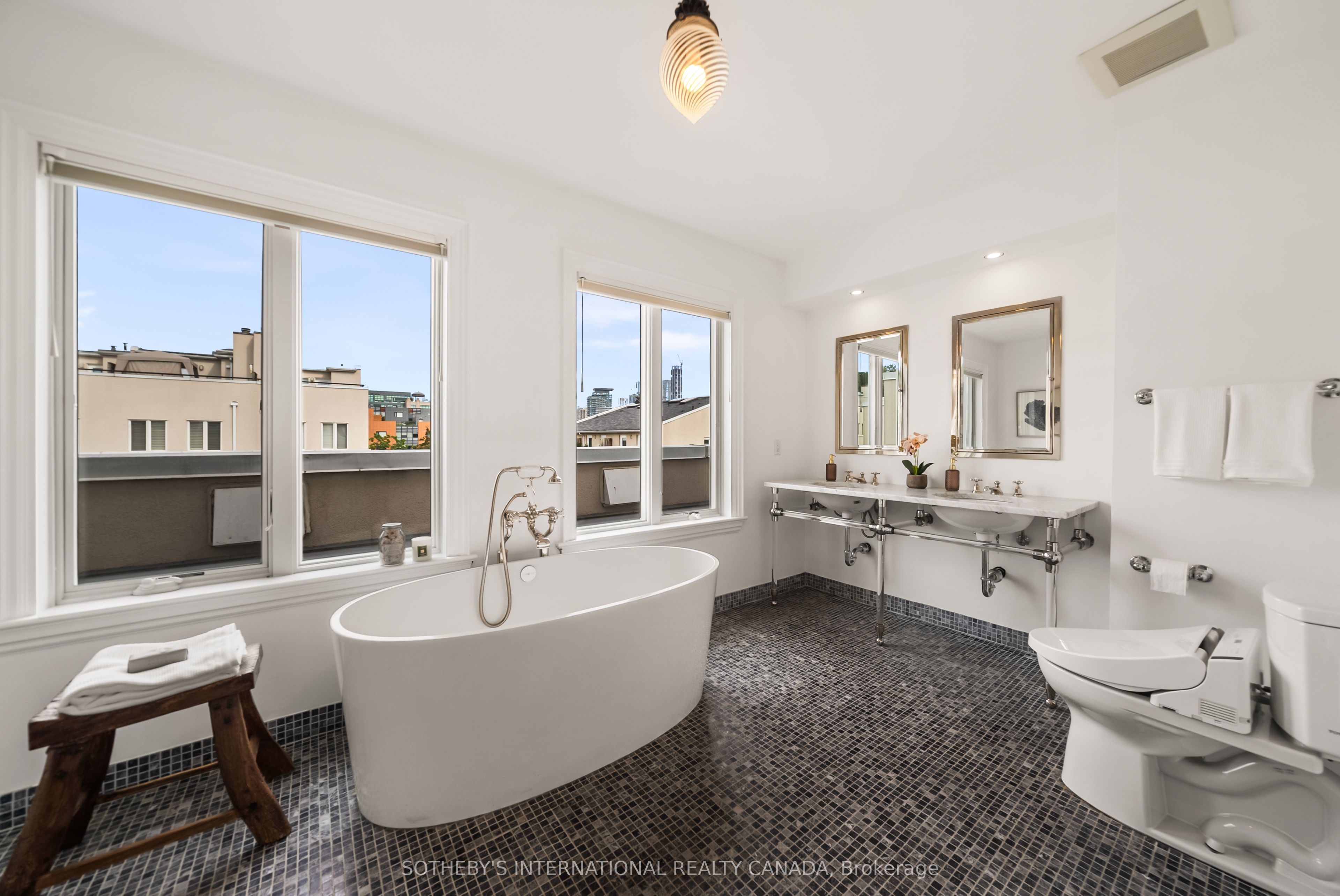213 Walmer Road Property Photo 34