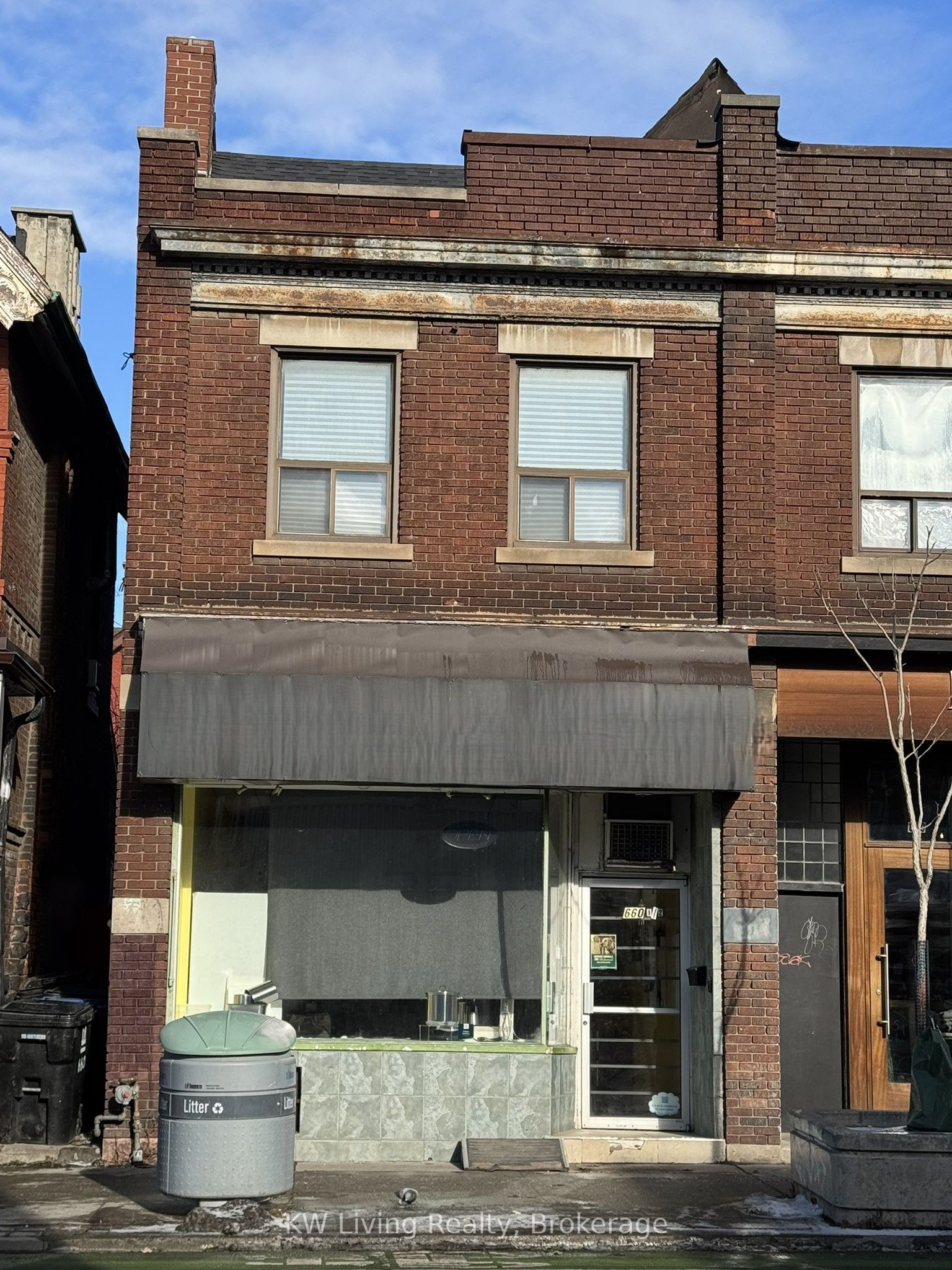 660 1/2 Bloor Street W Main Property Photo 1
