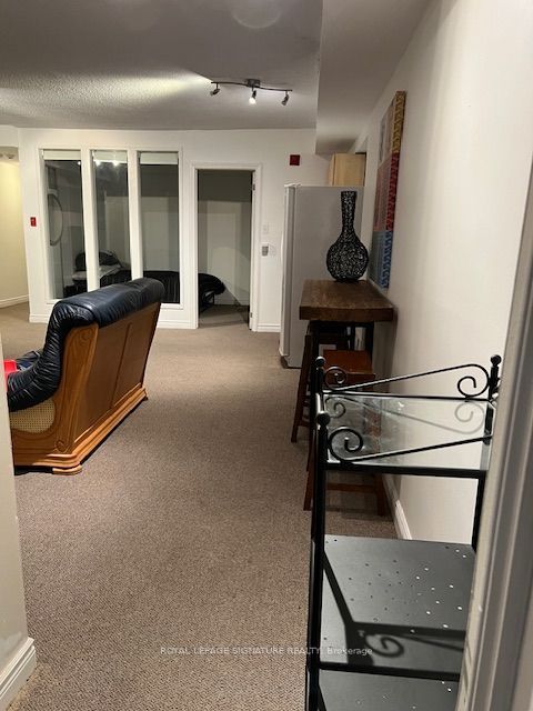 208 Carlton Street Lower Property Photo 15