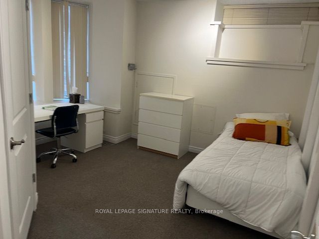 208 Carlton Street Lower Property Photo 28