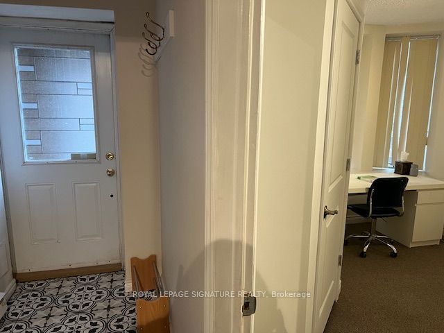 208 Carlton Street Lower Property Photo 29