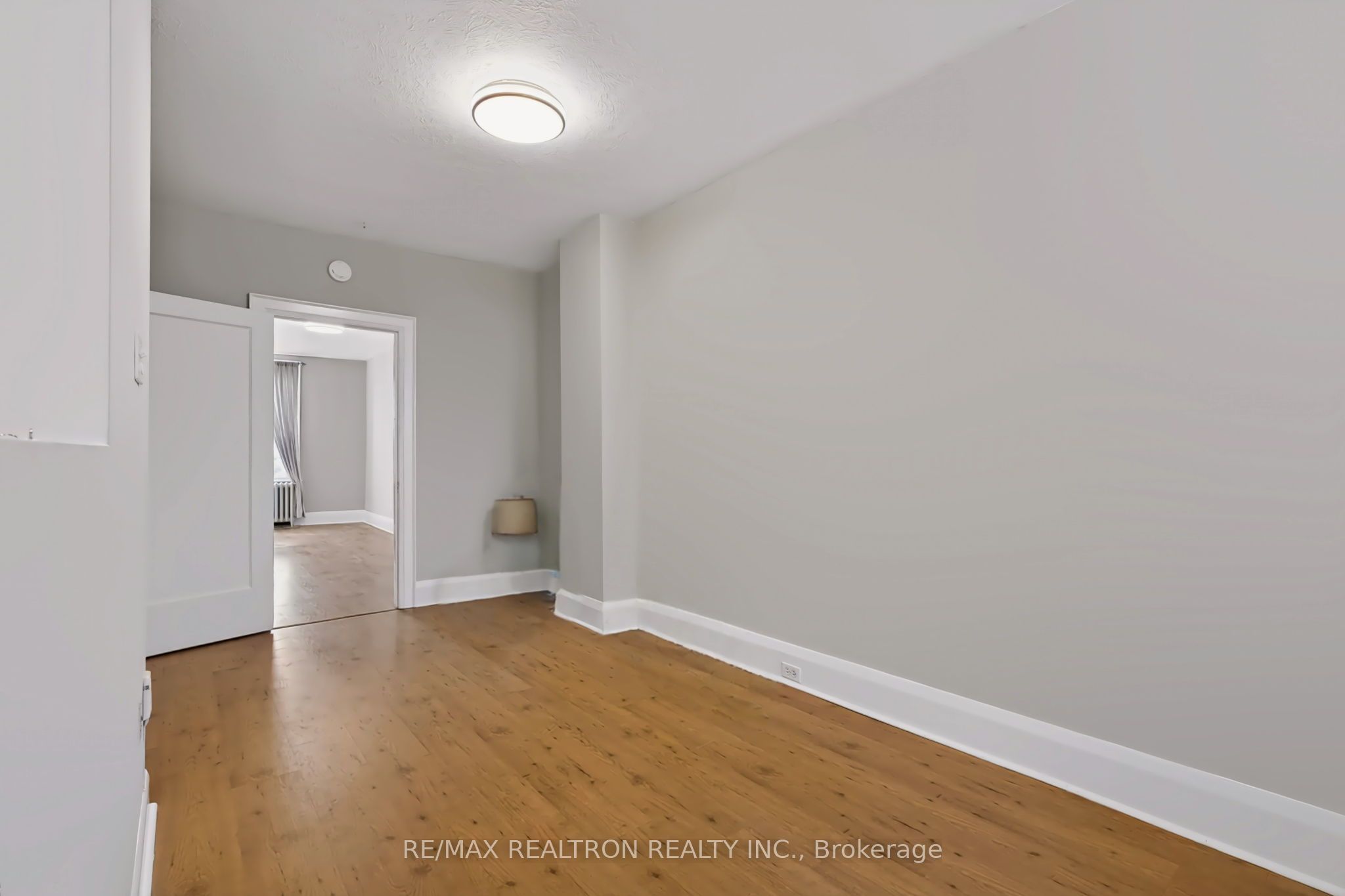 3232 Yonge Street 3 Property Photo 2