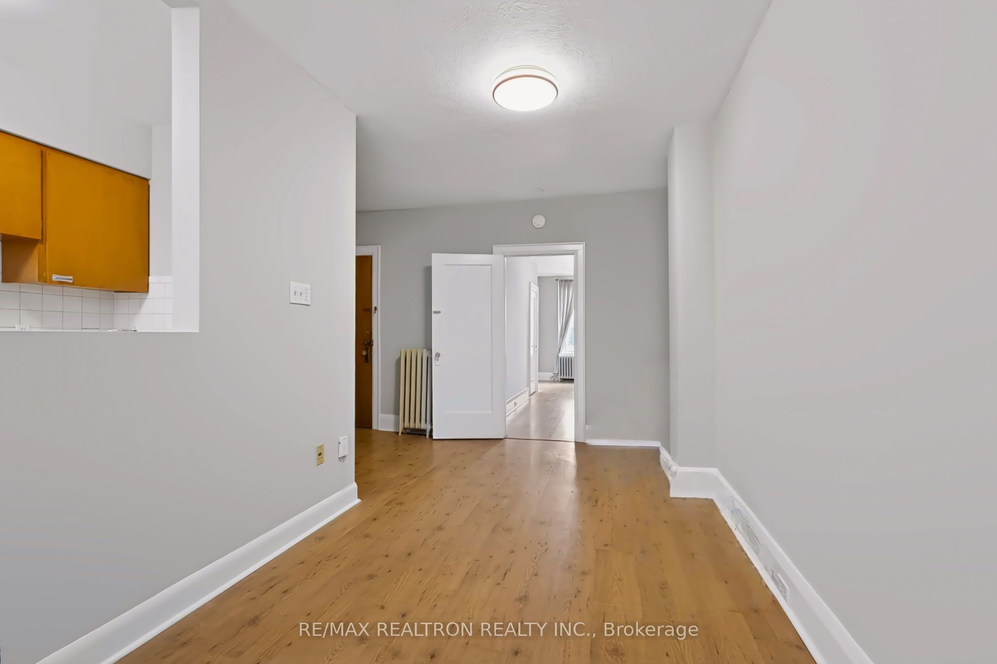 3232 Yonge Street 3 Property Photo 3