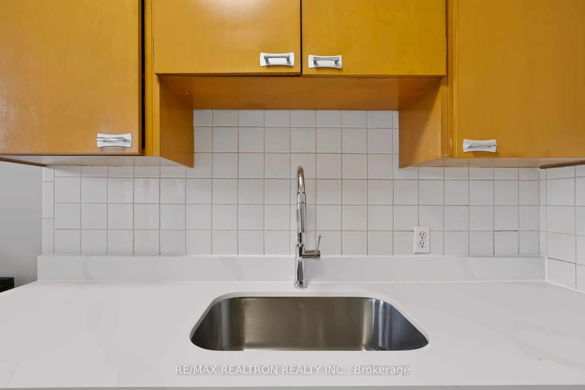 3232 Yonge Street 3 Property Photo 5
