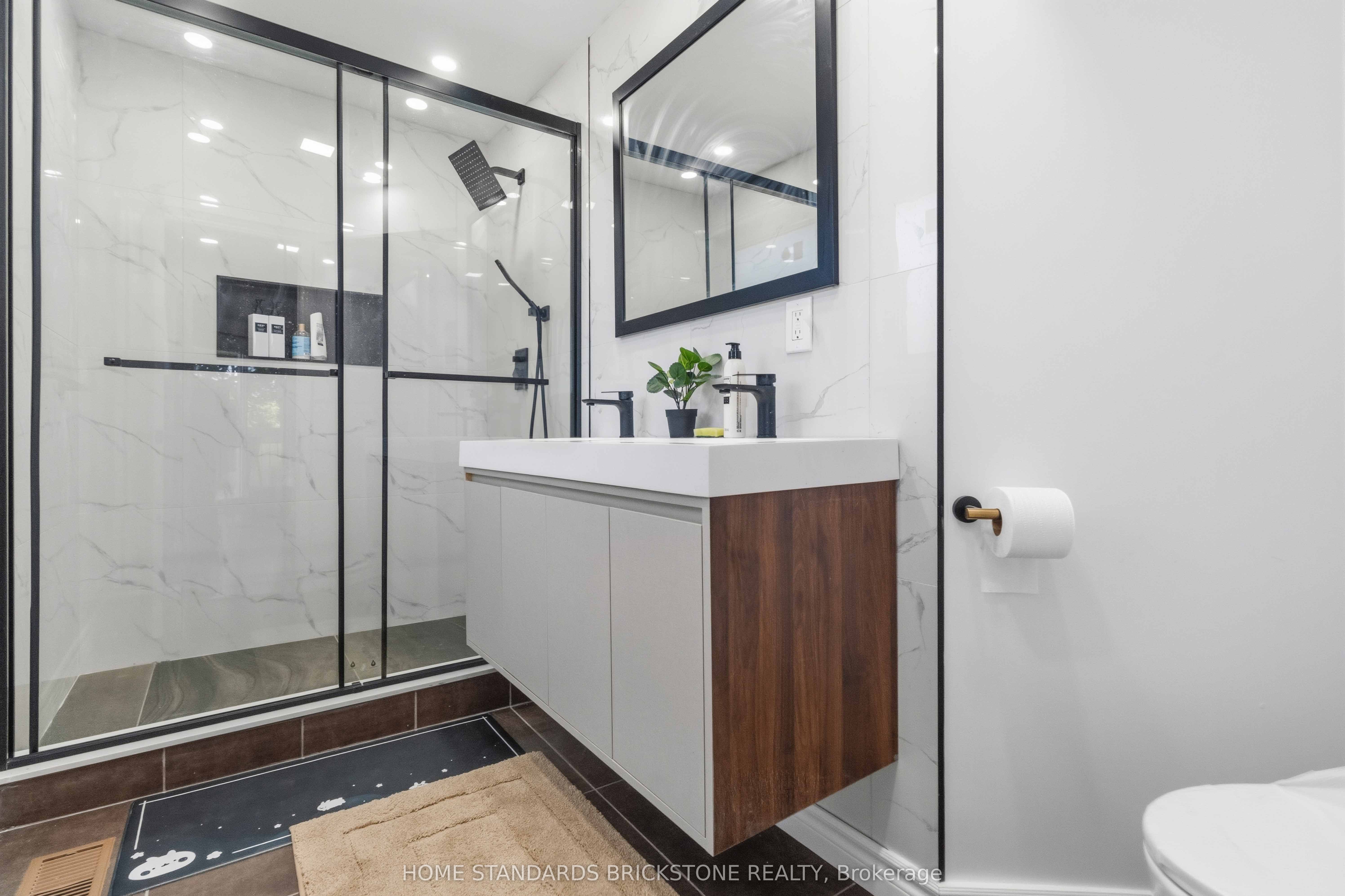 220 Torresdale Avenue Main Property Photo 16