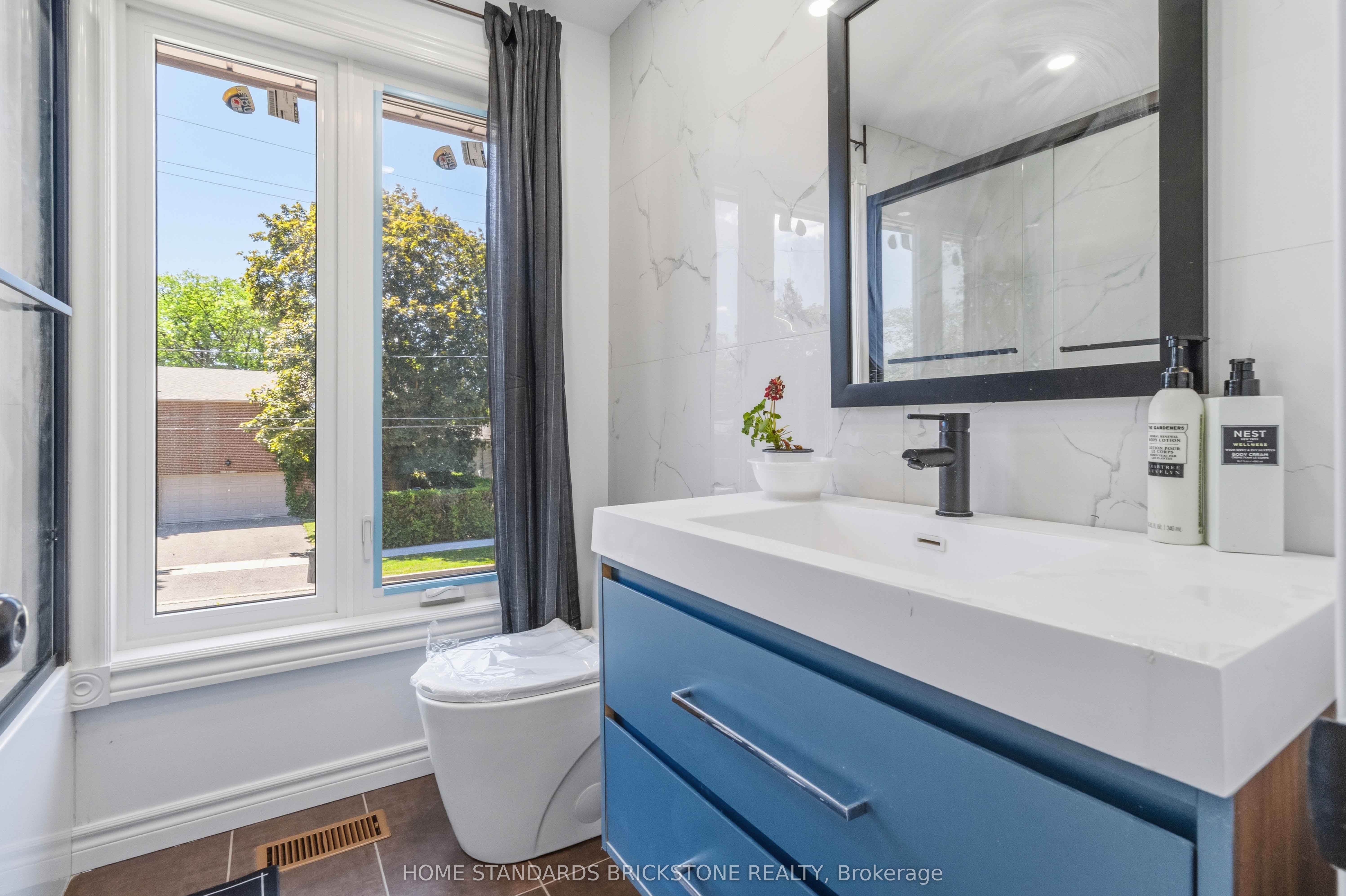 220 Torresdale Avenue Main Property Photo 19