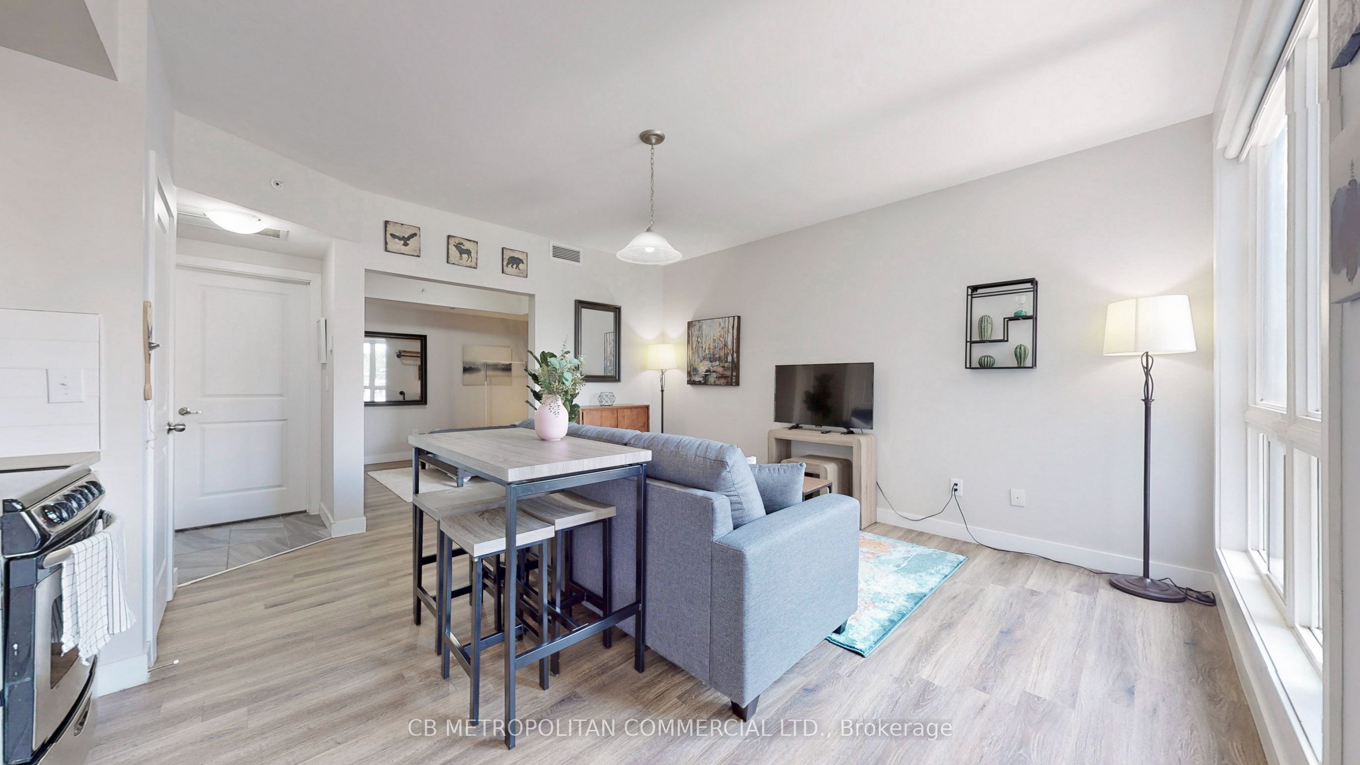 335 College Street Property Photo 12