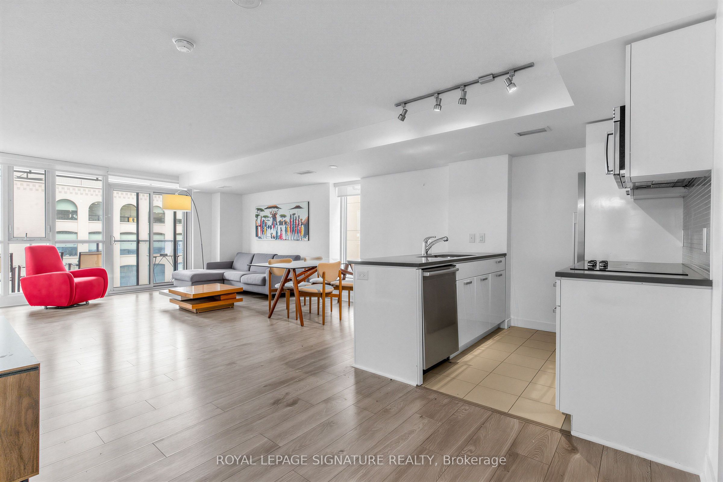 295 Adelaide Street W 414 Property Photo 2