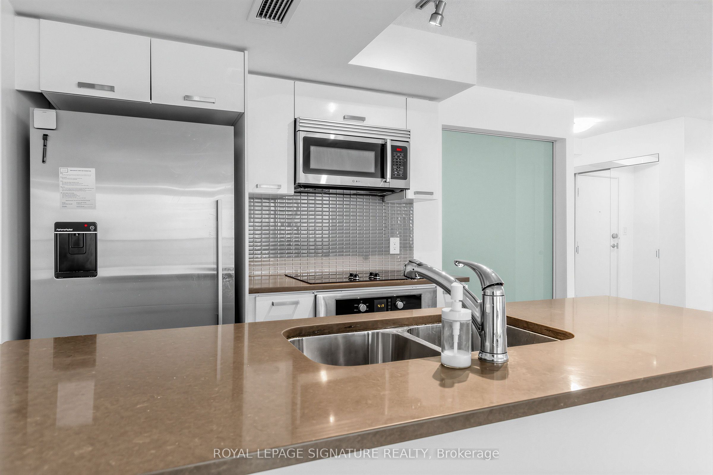 295 Adelaide Street W 414 Property Photo 6
