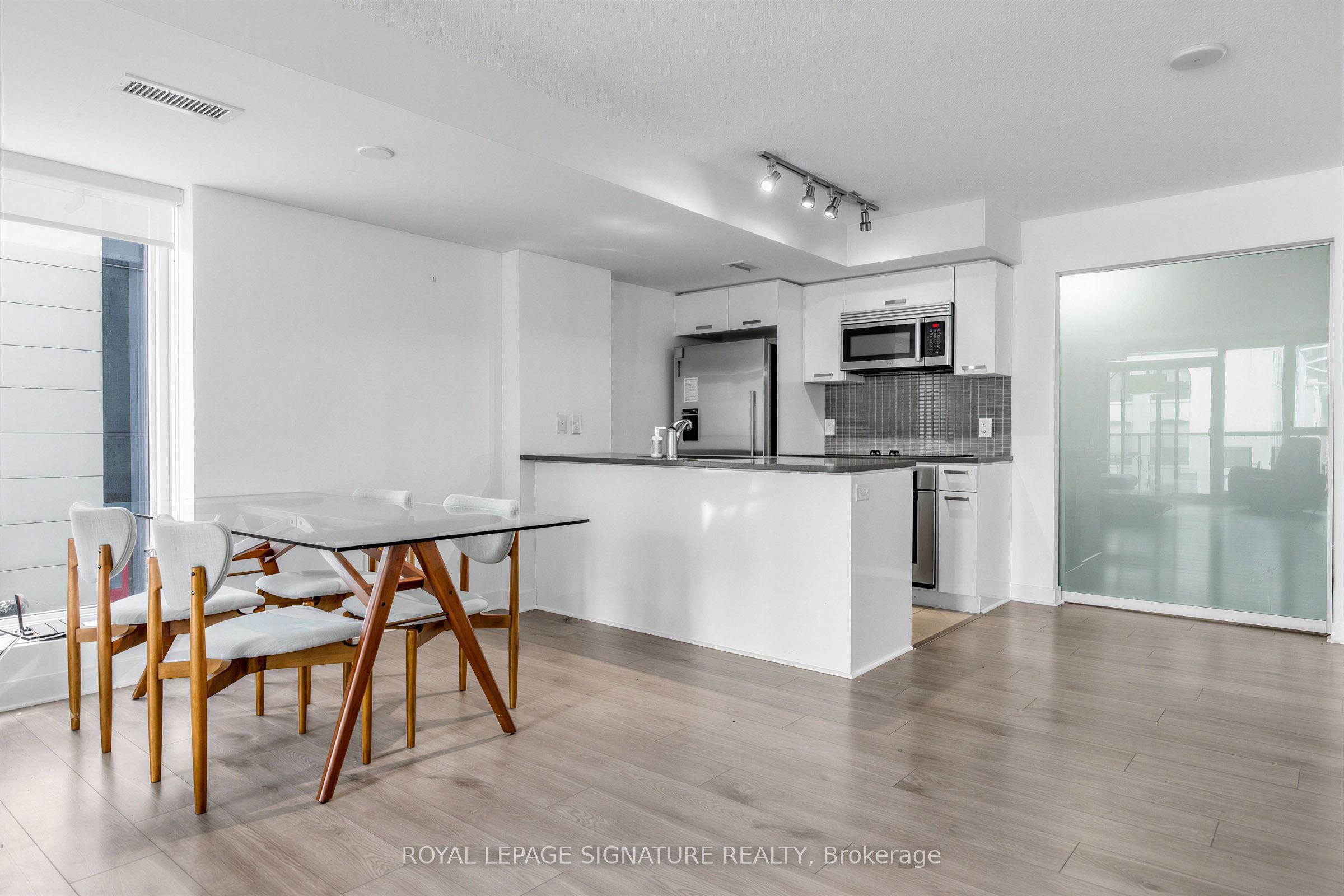 295 Adelaide Street W 414 Property Photo 7