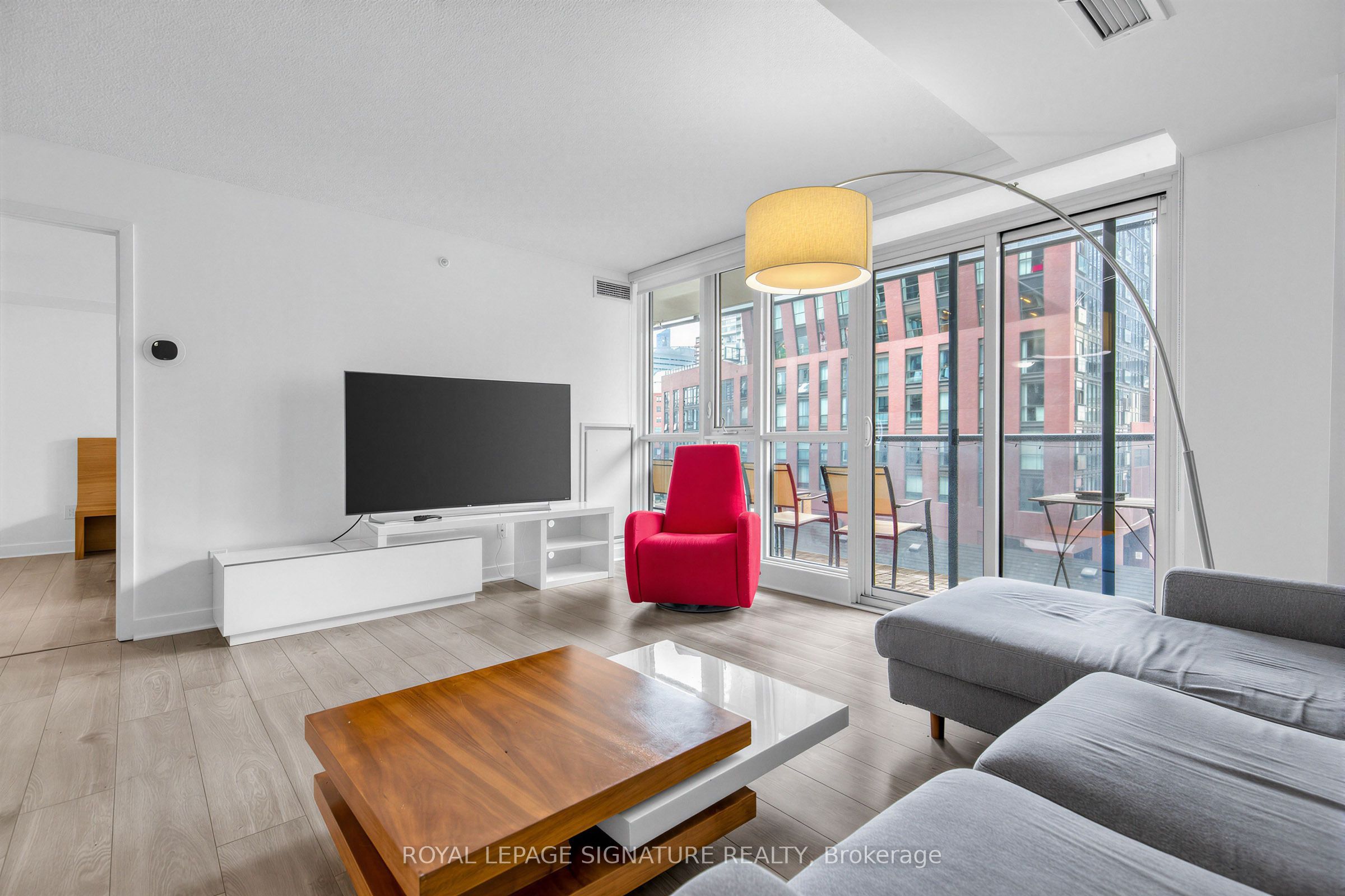 295 Adelaide Street W 414 Property Photo 12