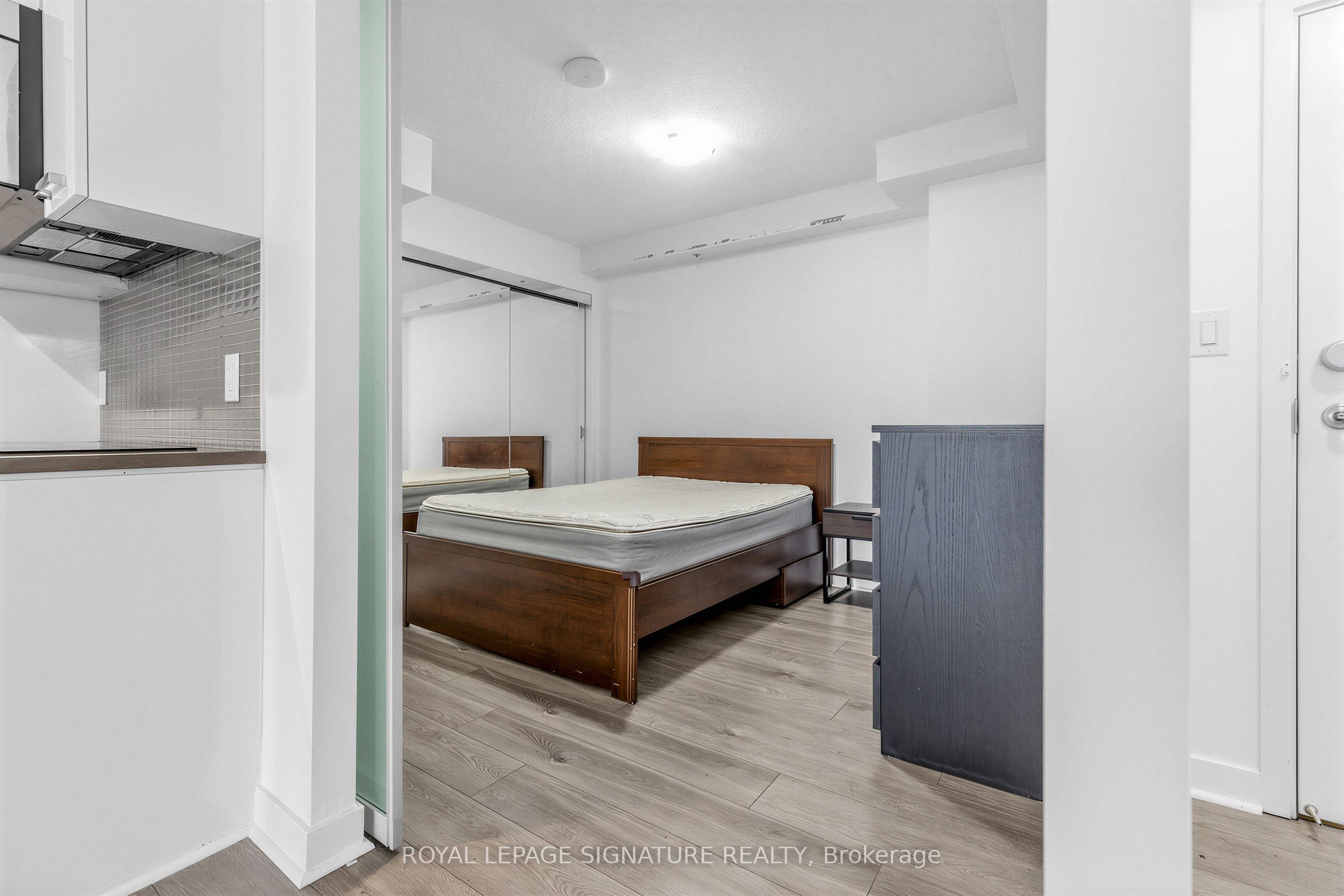295 Adelaide Street W 414 Property Photo 16