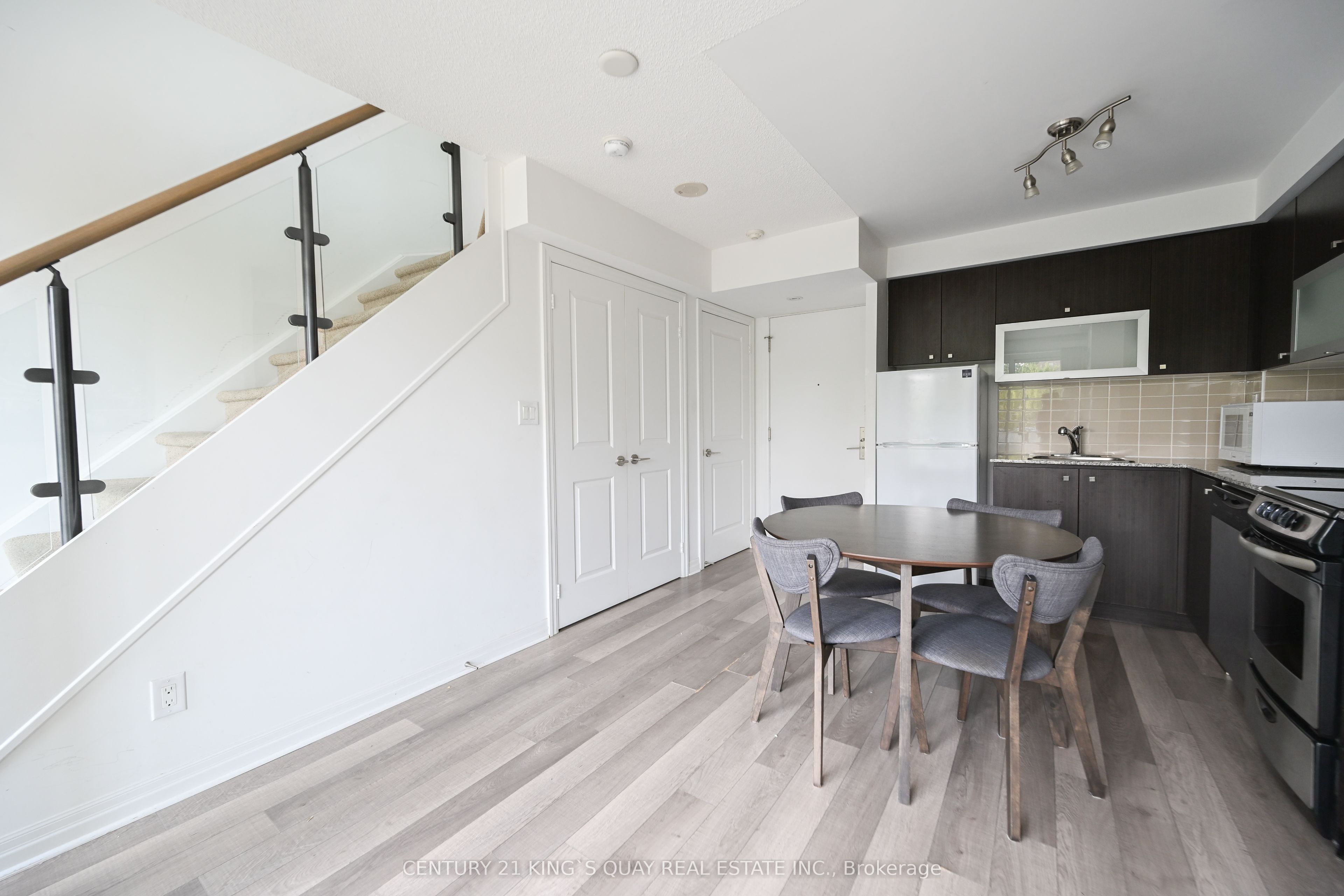 2015 Sheppard Avenue E 312 Property Photo 3