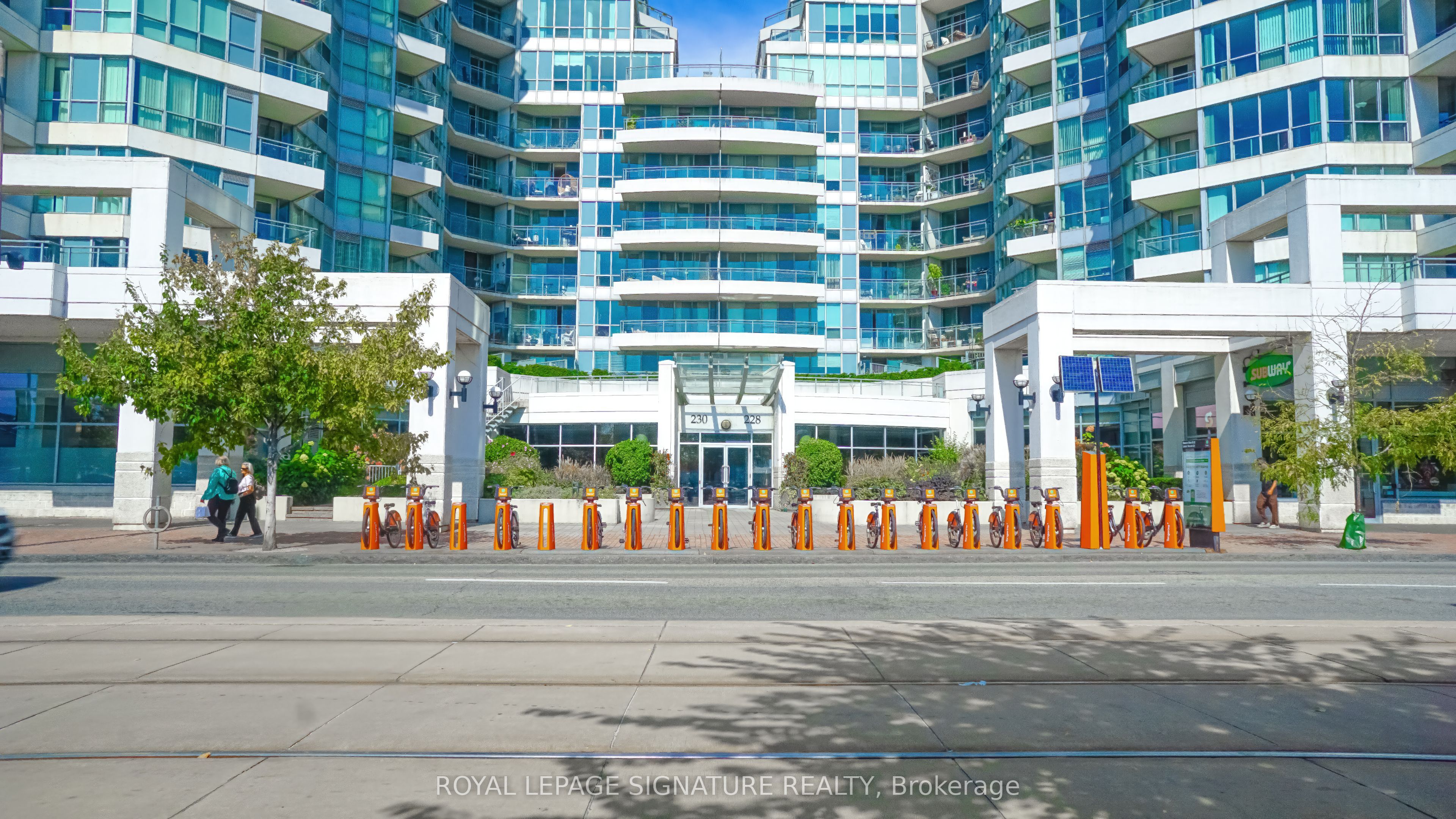 230 Queens Quay W 1726 Property Photo 3