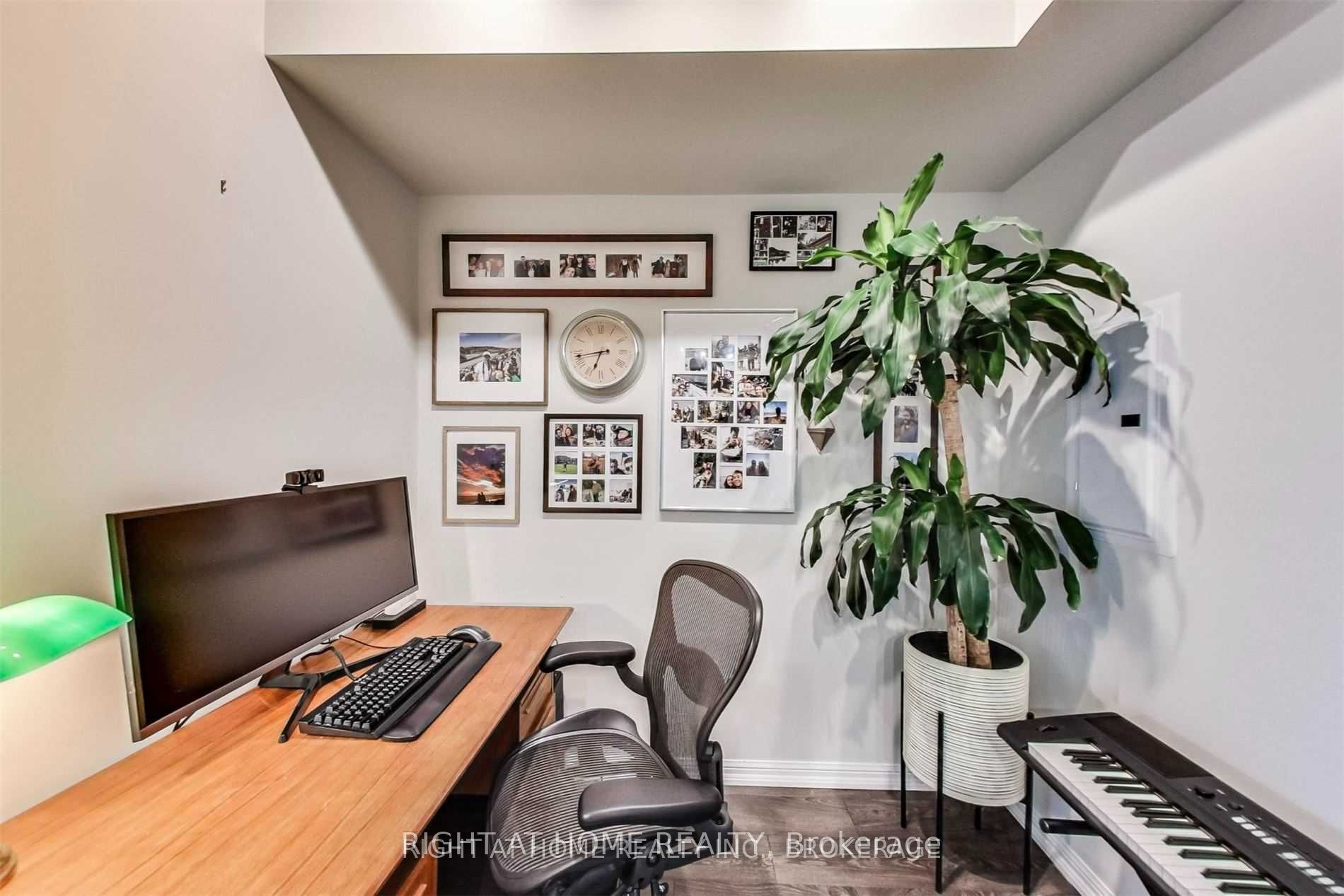 75 East Liberty Street 2401 Property Photo 8