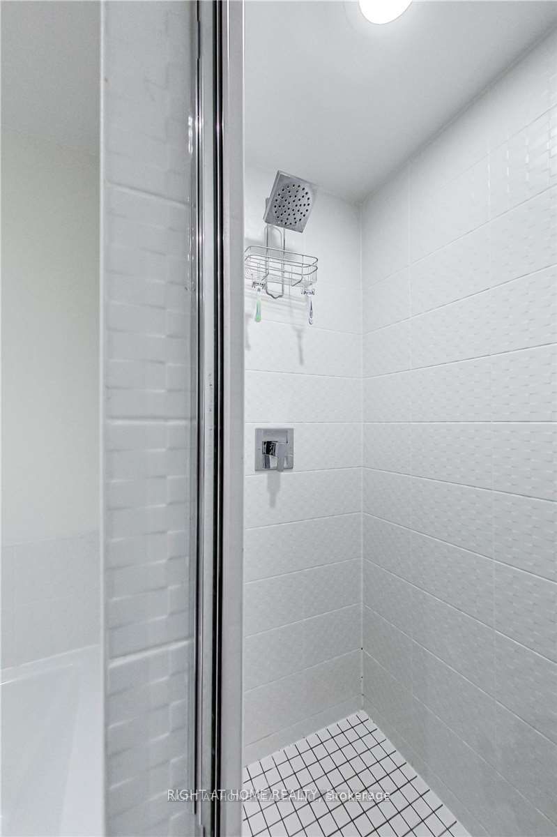 75 East Liberty Street 2401 Property Photo 16