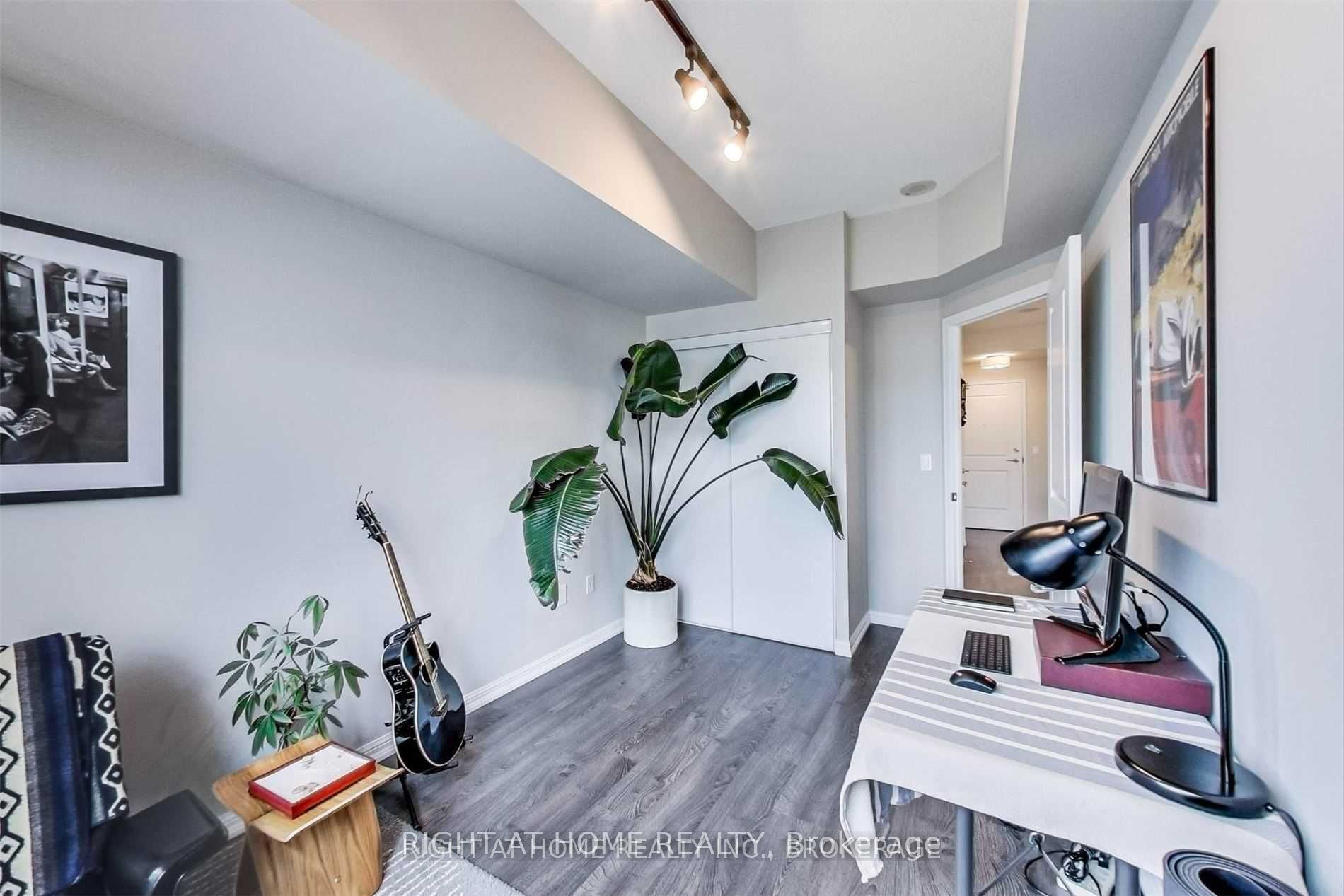 75 East Liberty Street 2401 Property Photo 18