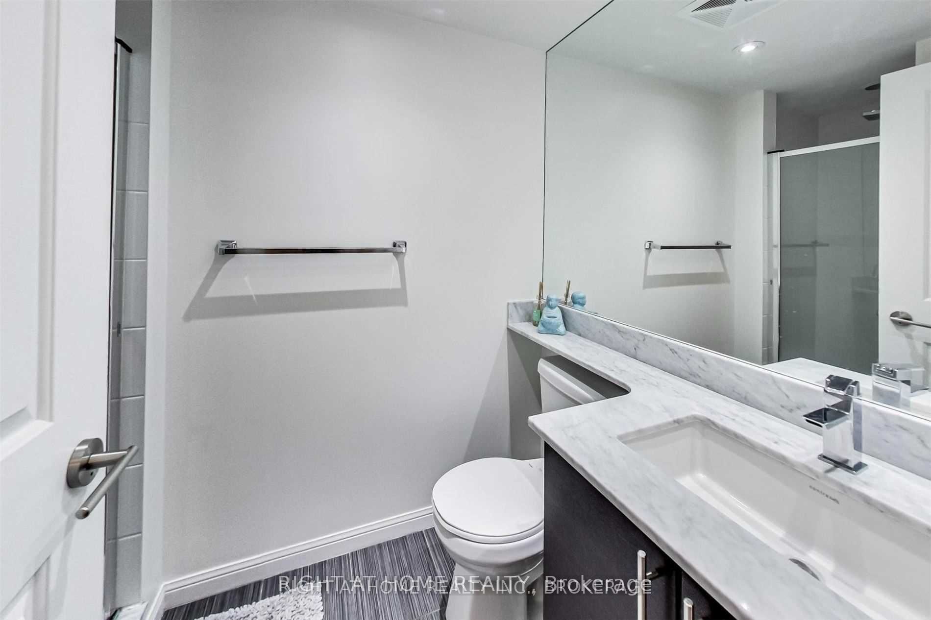 75 East Liberty Street 2401 Property Photo 20