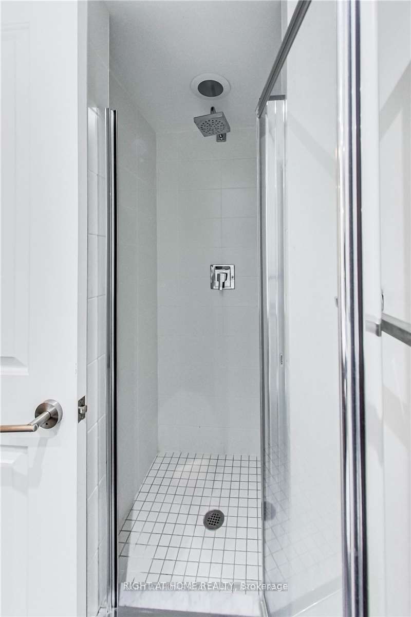 75 East Liberty Street 2401 Property Photo 21