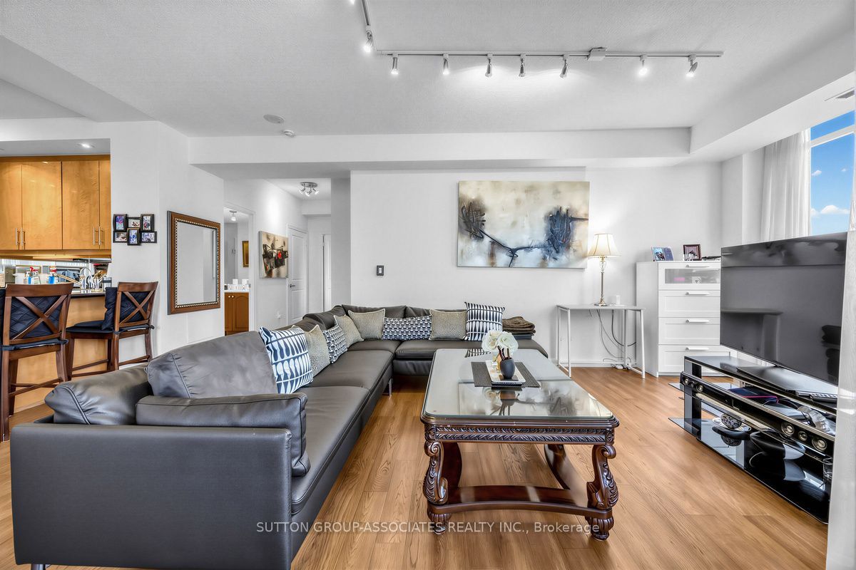 628 Fleet Street 1603 Property Photo 6