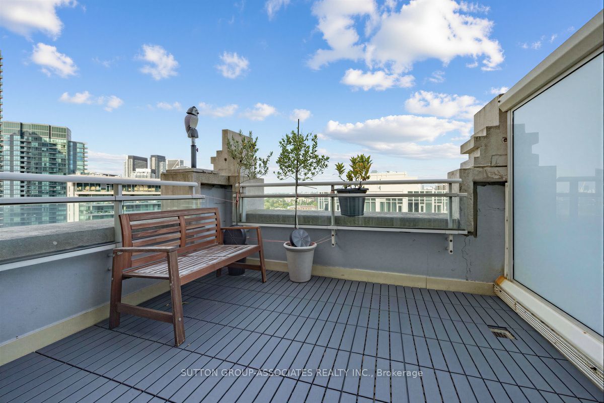 628 Fleet Street 1603 Property Photo 16