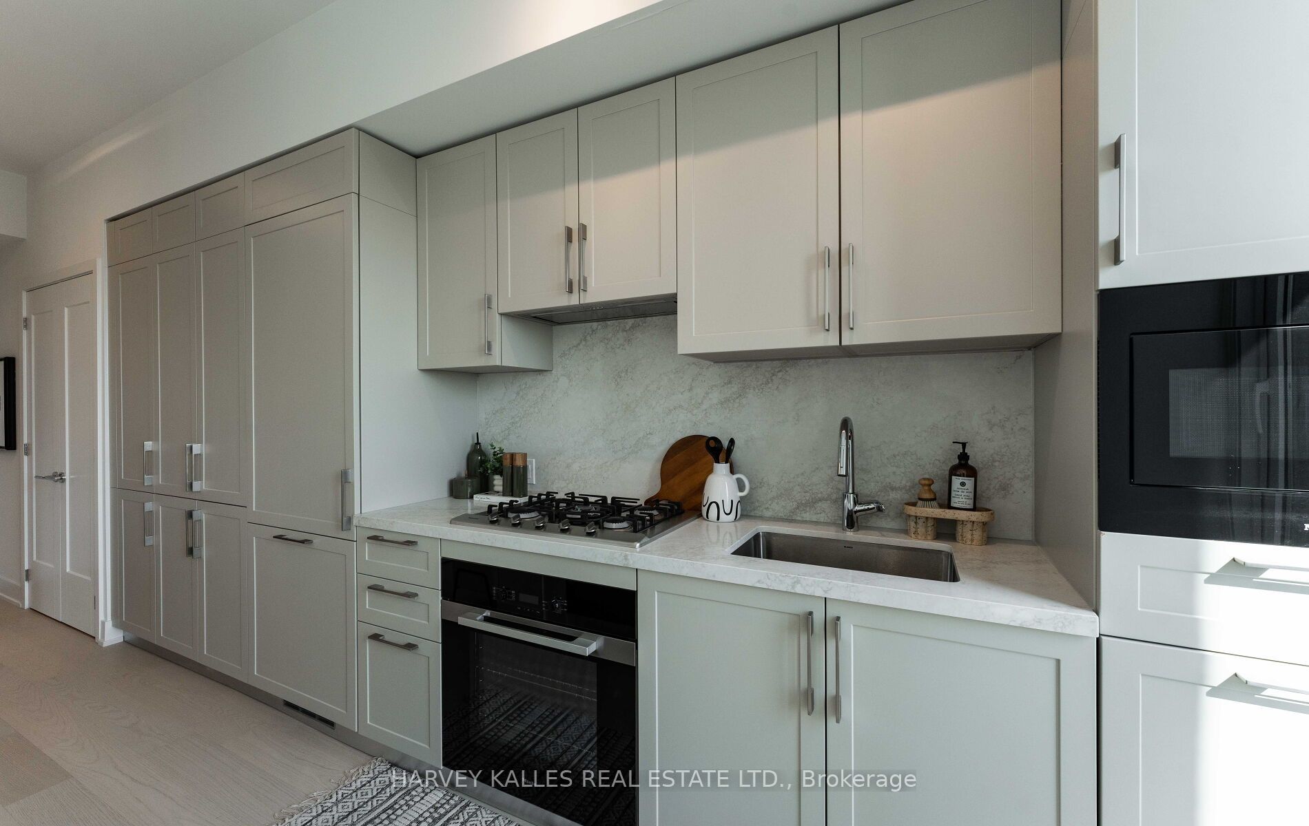 8 Manor Road W Lph2 Property Photo 12