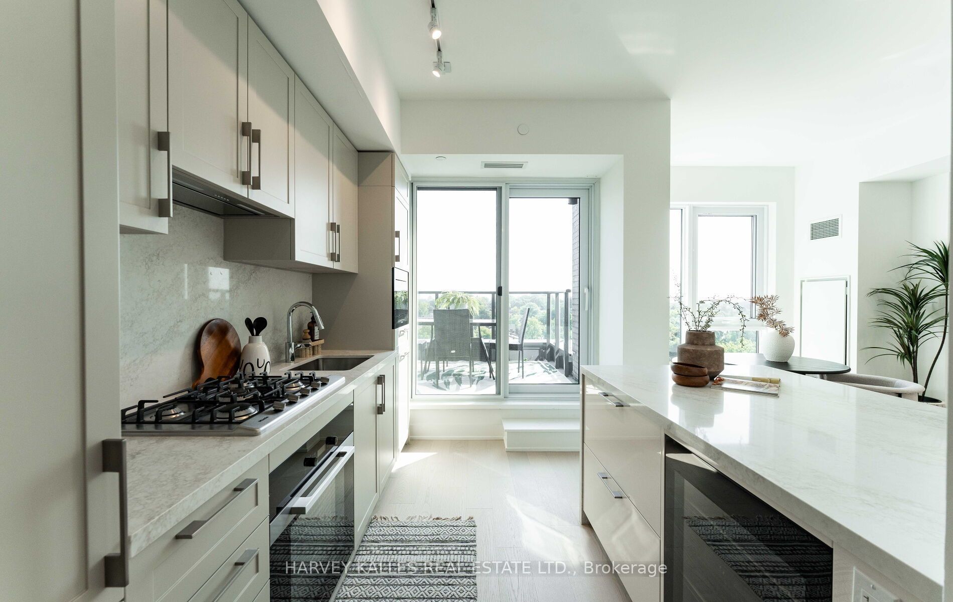 8 Manor Road W Lph2 Property Photo 13