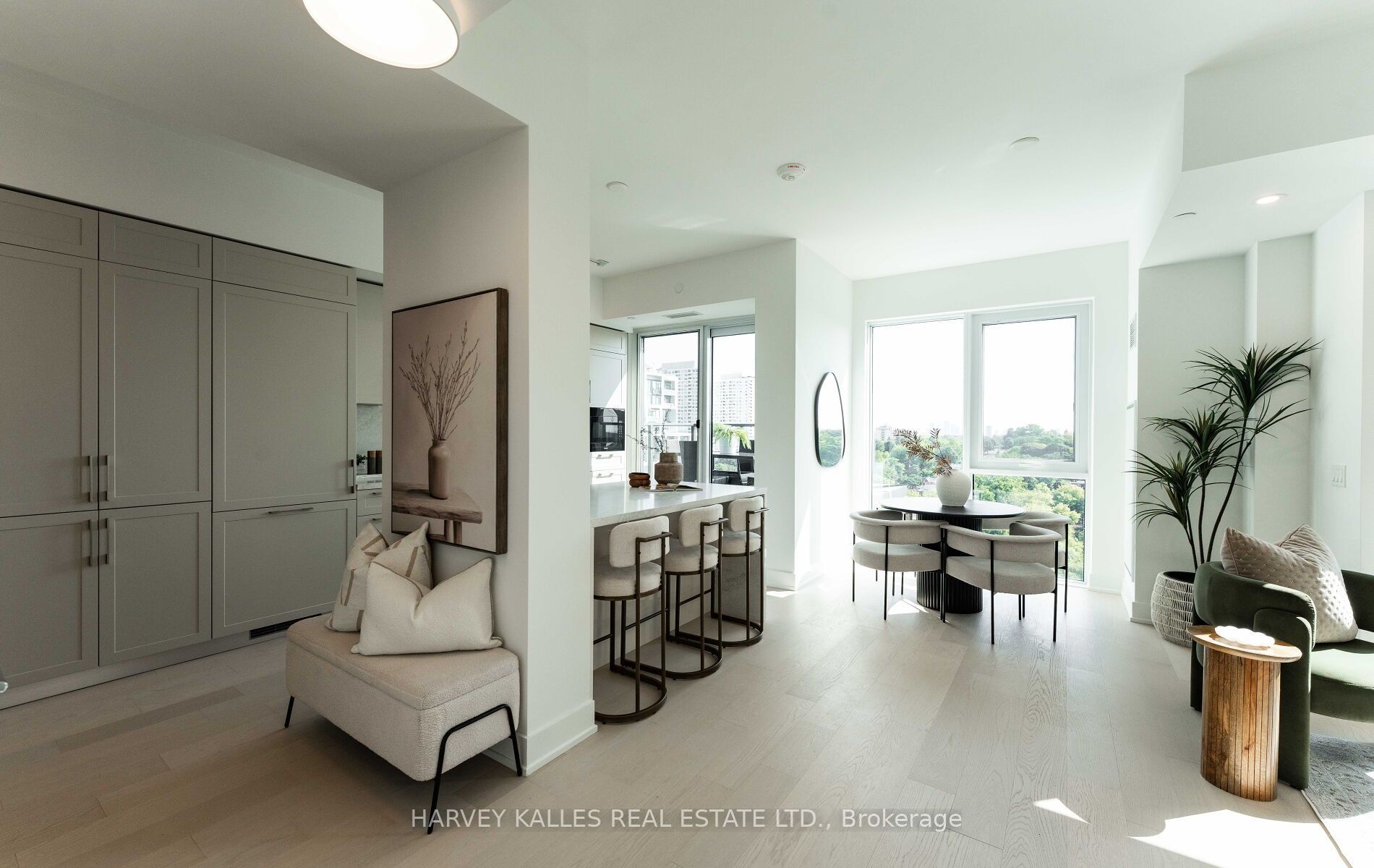 8 Manor Road W Lph2 Property Photo 16