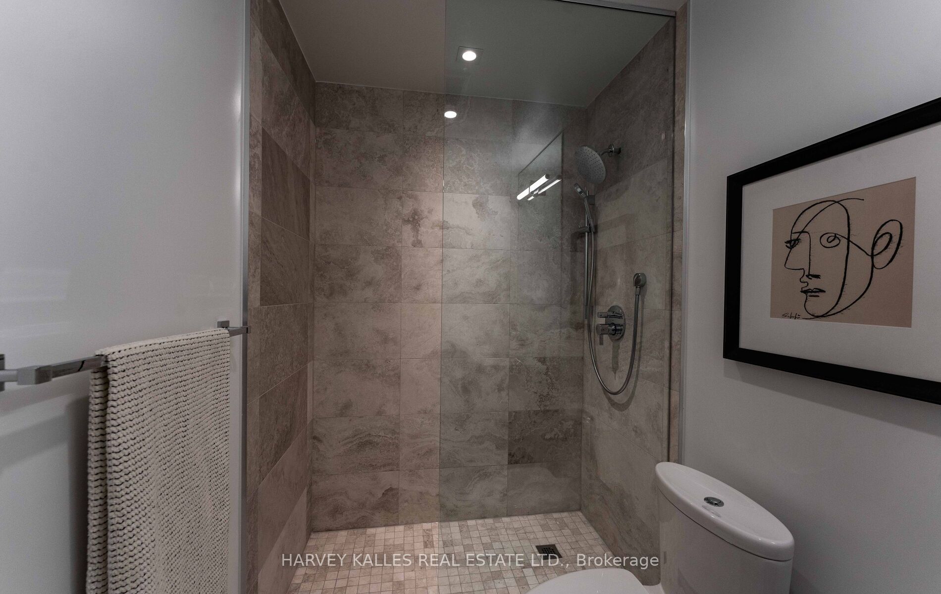 8 Manor Road W Lph2 Property Photo 21