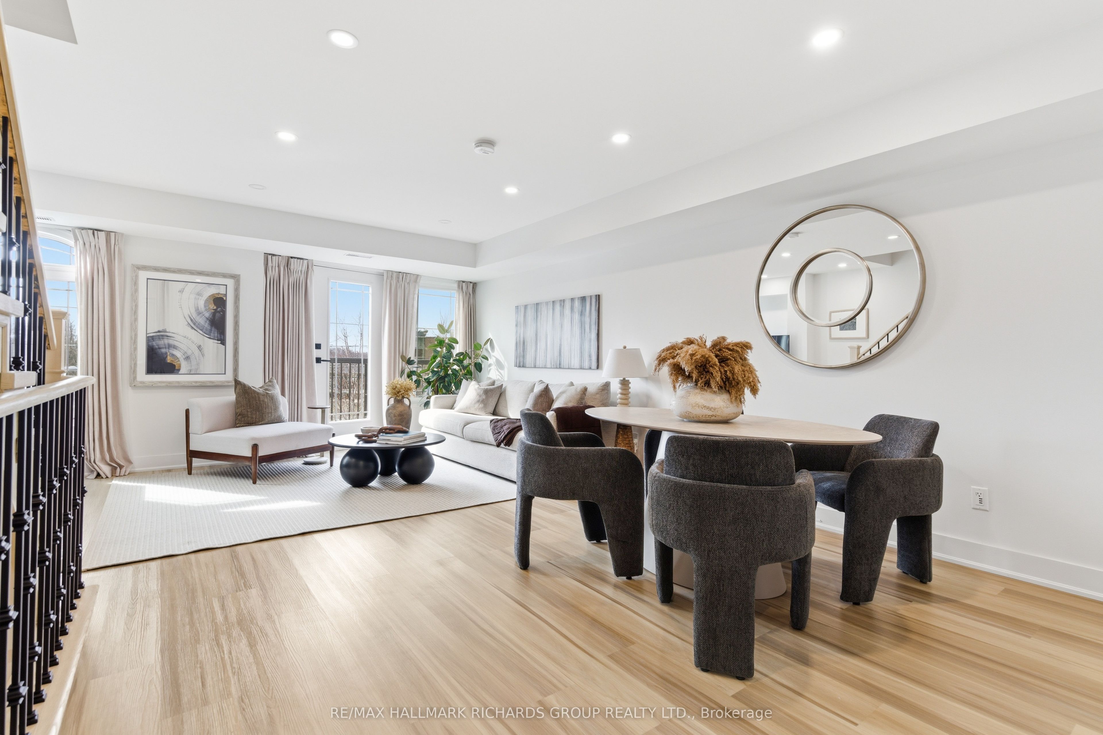 118 Finch Avenue W 8 Property Photo 1