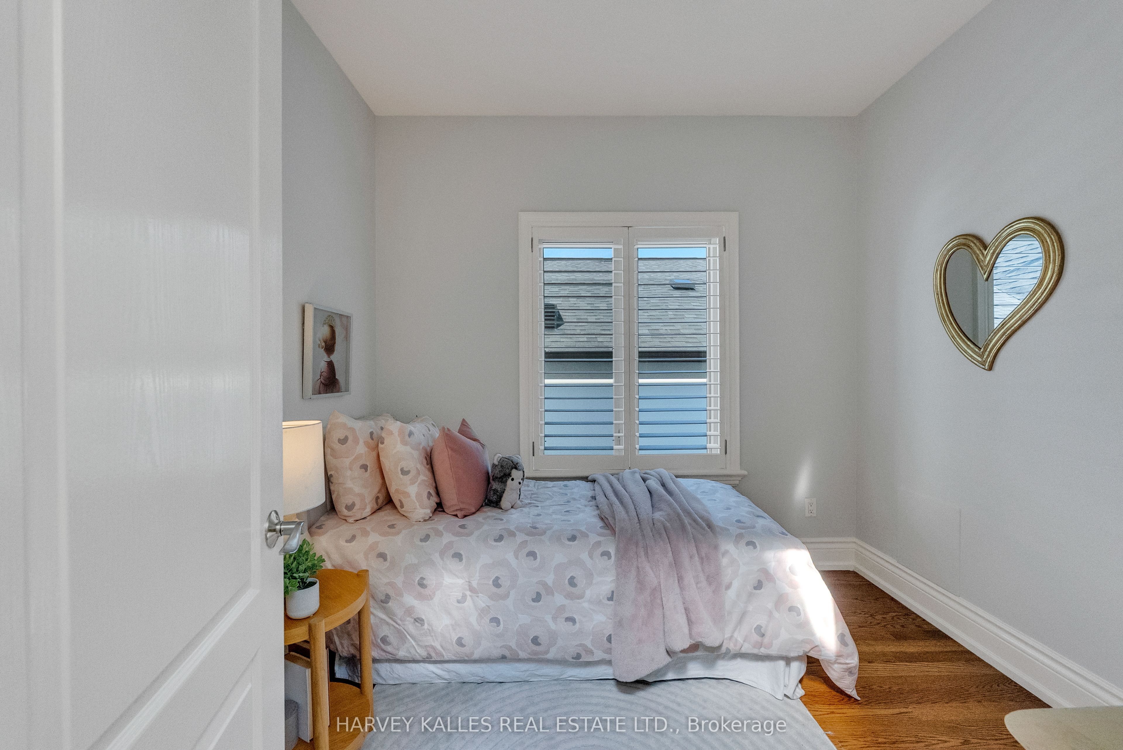 168 Roe Avenue Property Photo 35