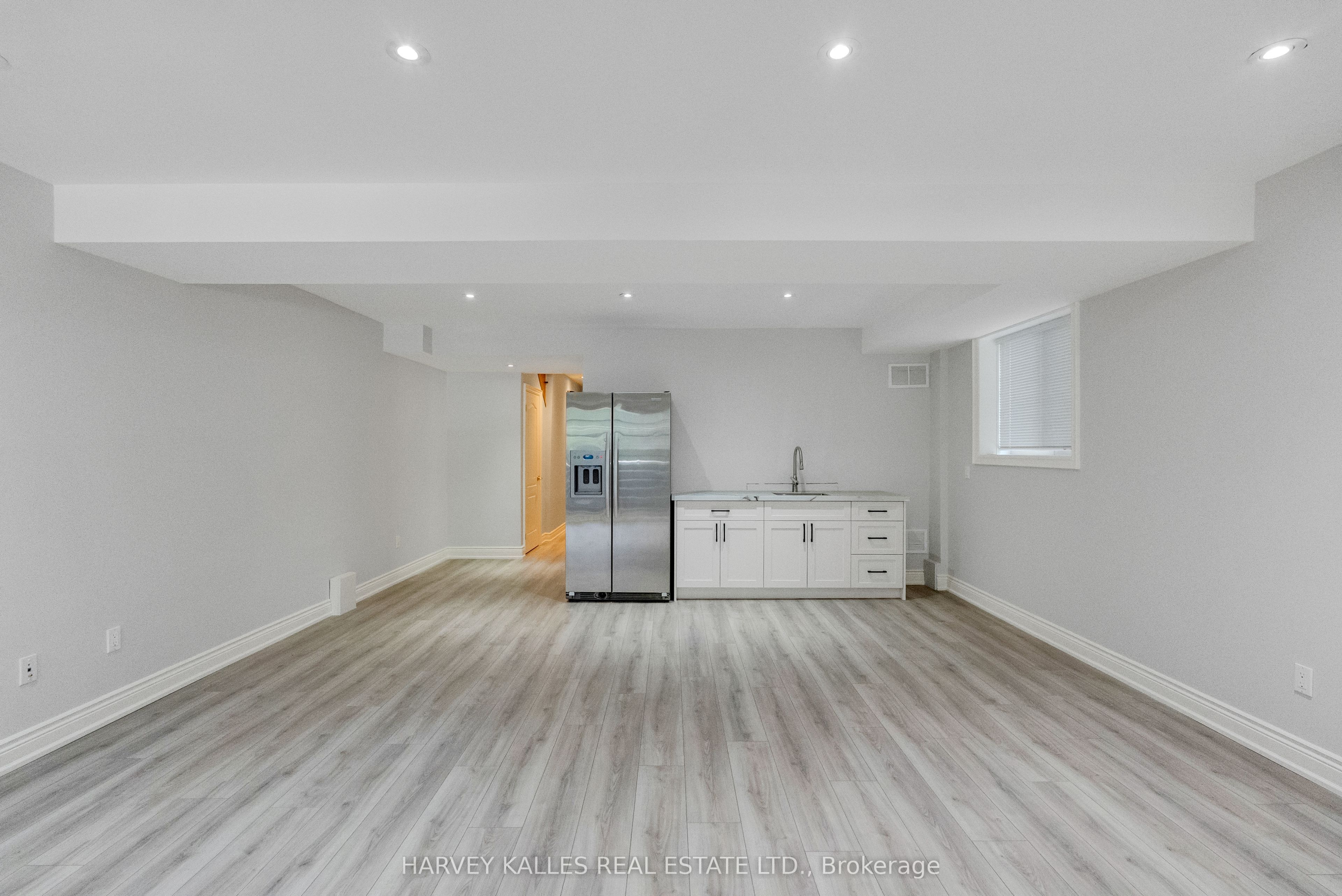 168 Roe Avenue Property Photo 44