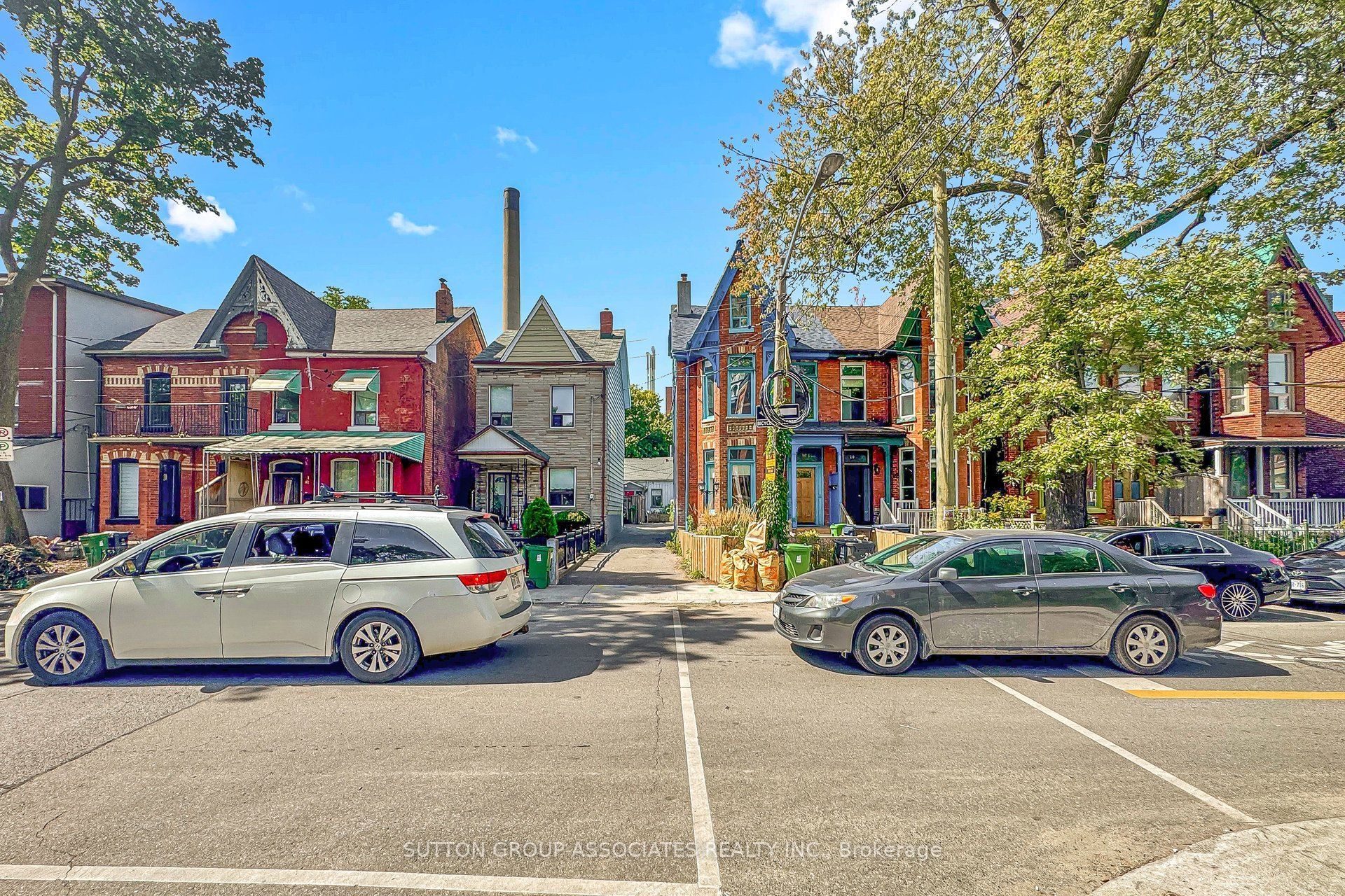 18 1/2 Bellevue Avenue Property Photo 1