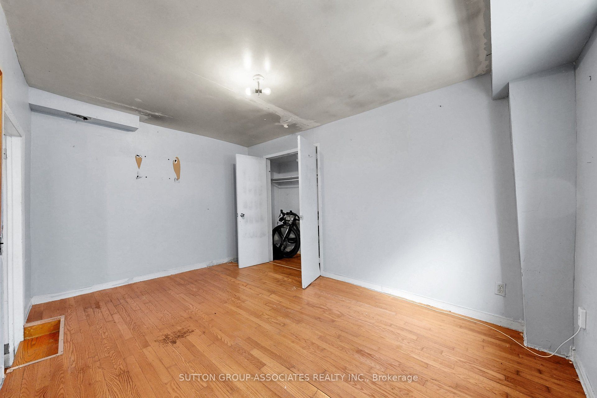 18 1/2 Bellevue Avenue Property Photo 11
