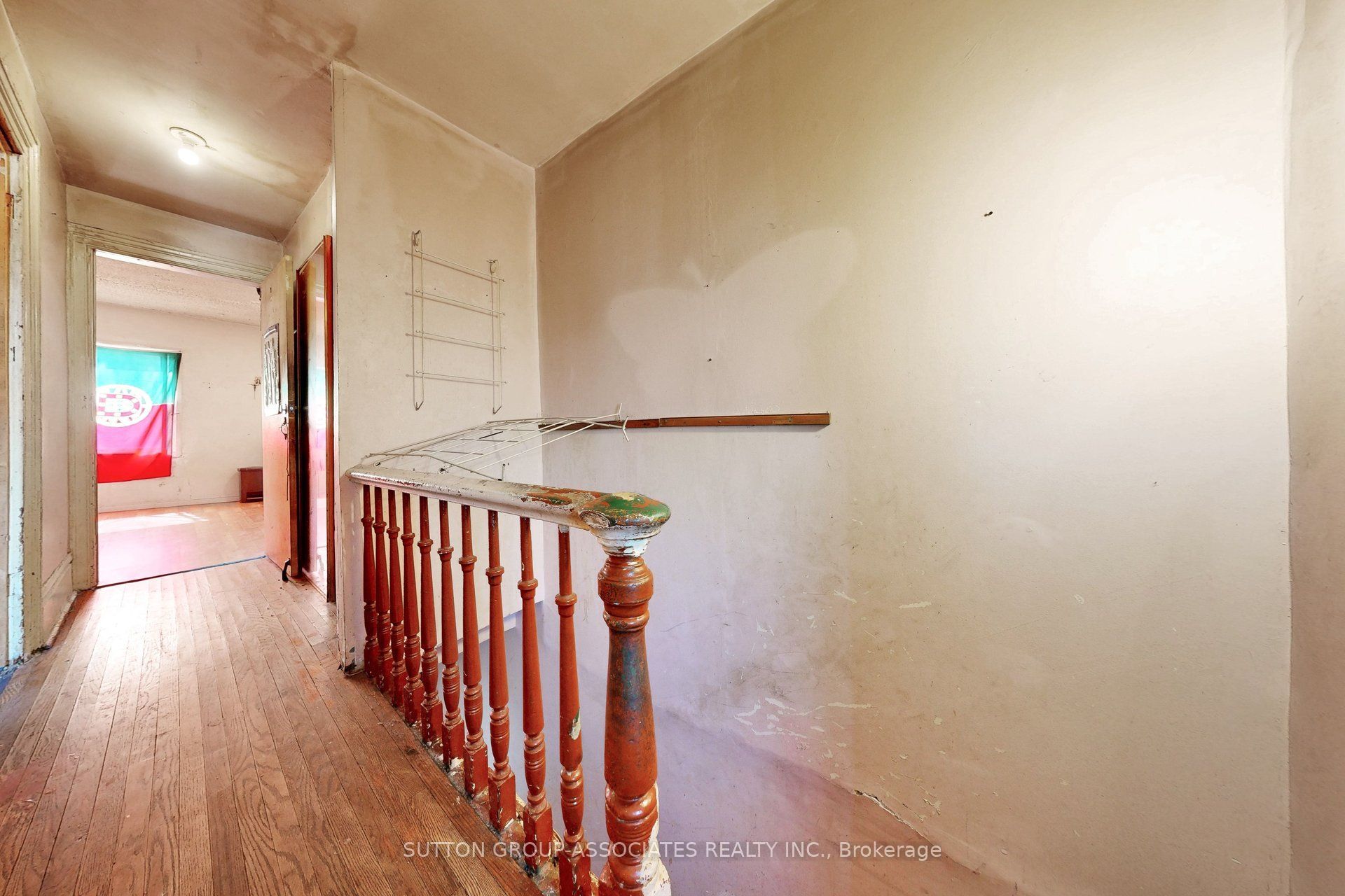 18 1/2 Bellevue Avenue Property Photo 13