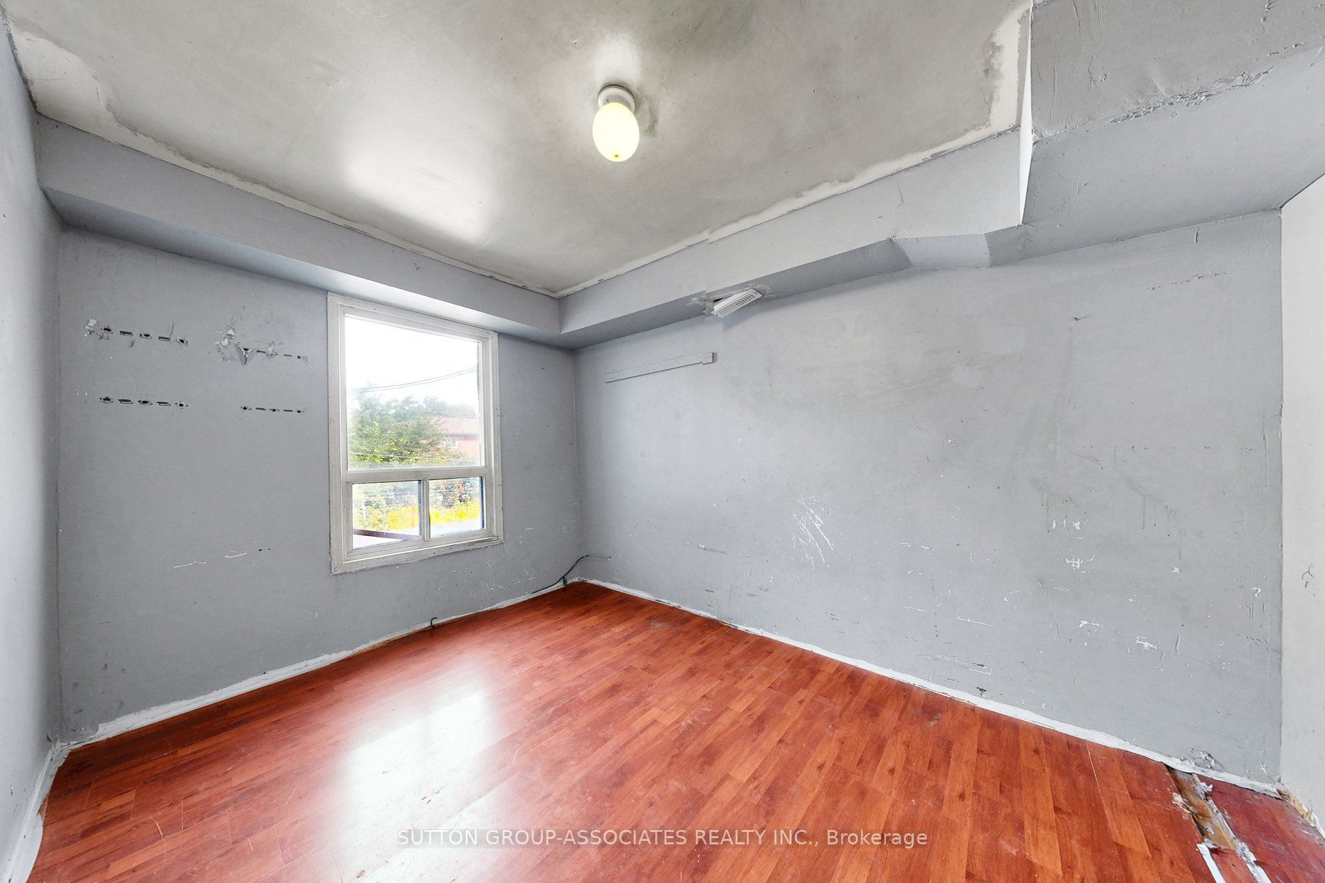 18 1/2 Bellevue Avenue Property Photo 16