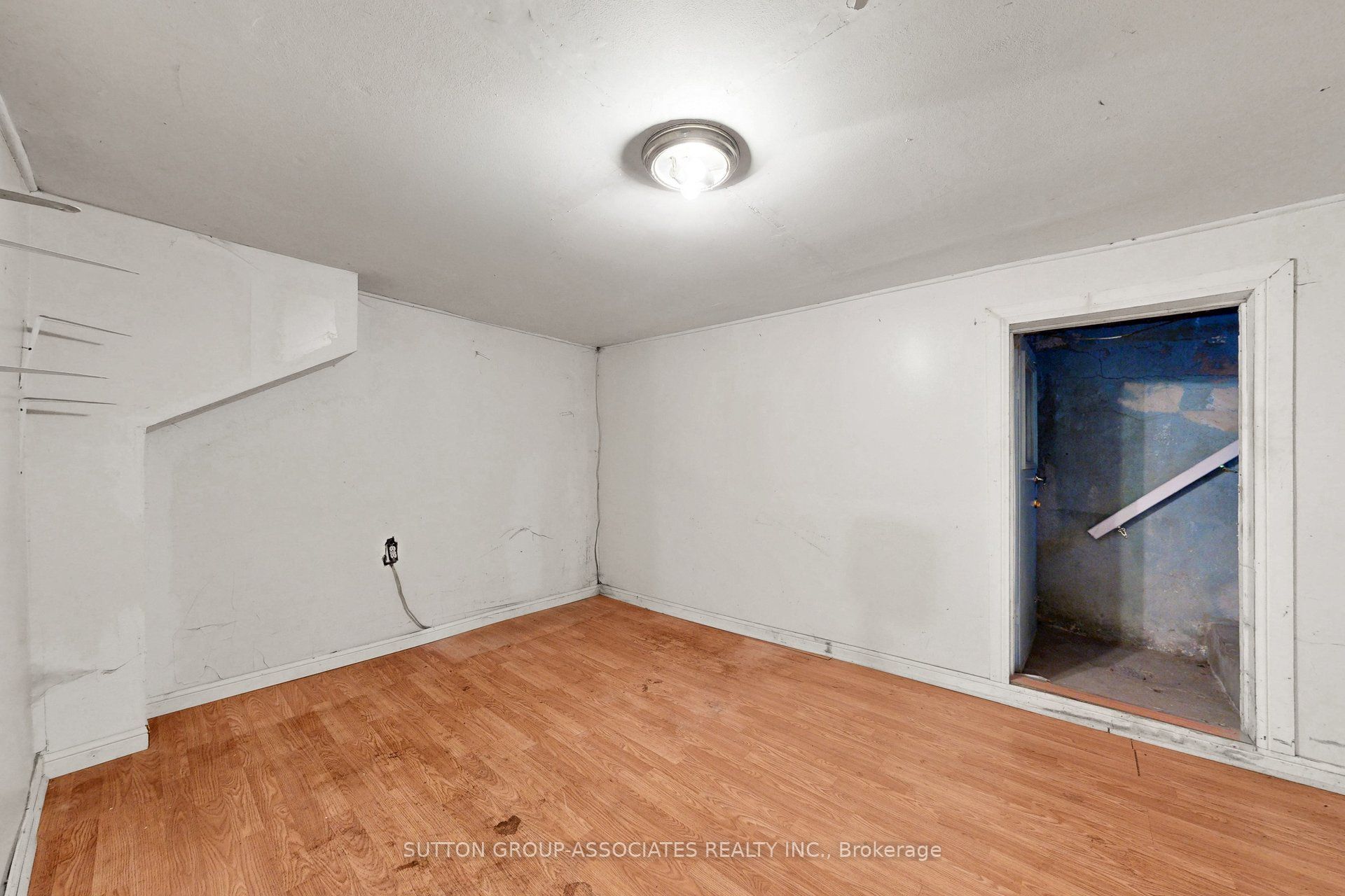 18 1/2 Bellevue Avenue Property Photo 23