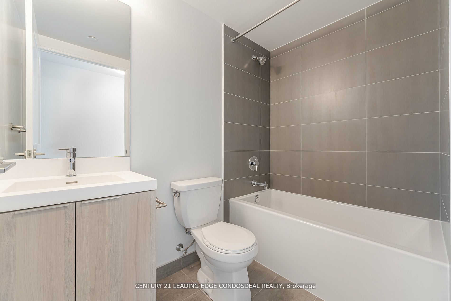 28 Widmer Street 4929 Property Photo 25