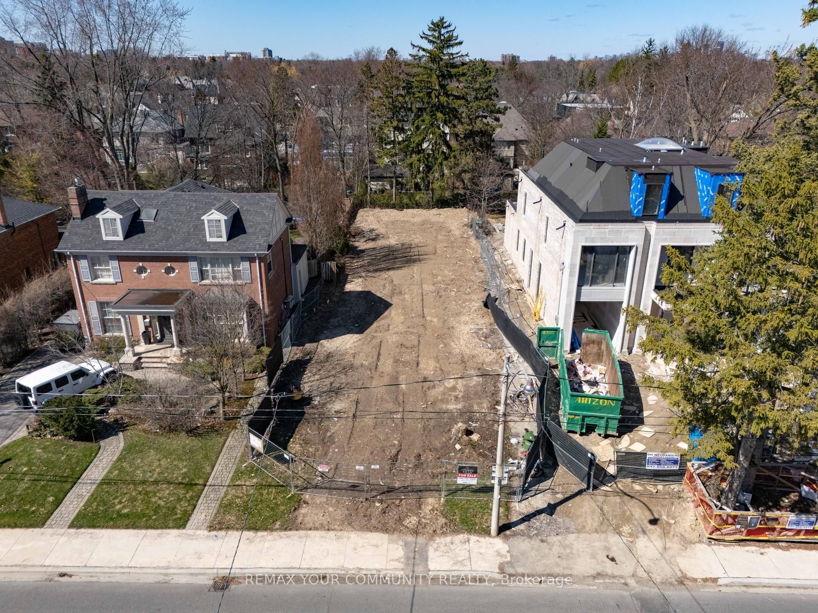 390 Glencairn Avenue Property Photo 3