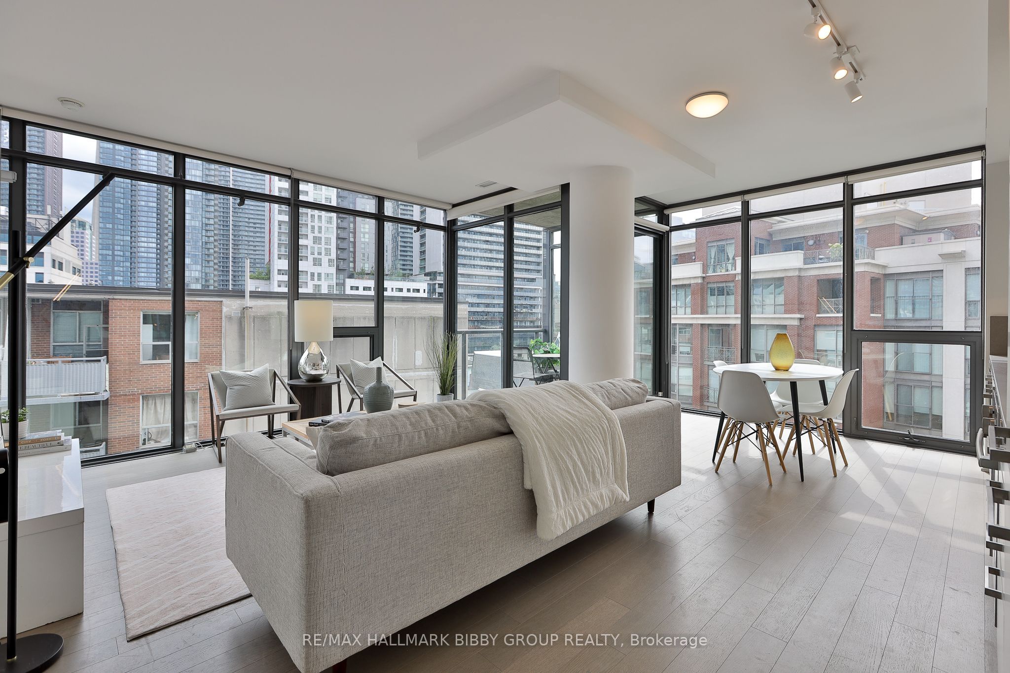 15 Beverley Street 710 Property Photo 3