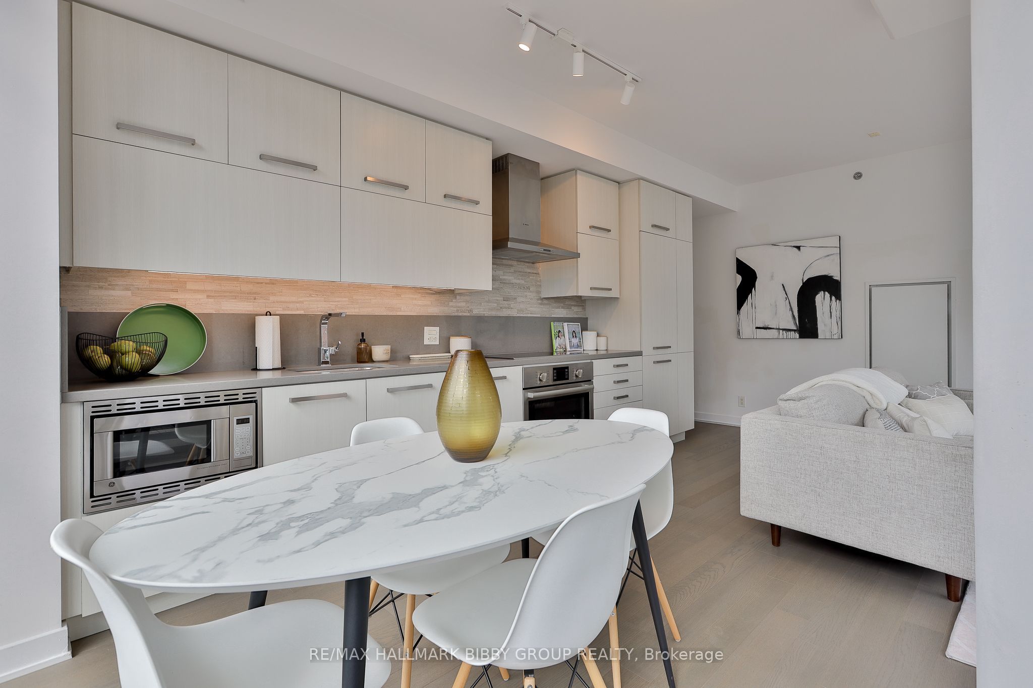 15 Beverley Street 710 Property Photo 11