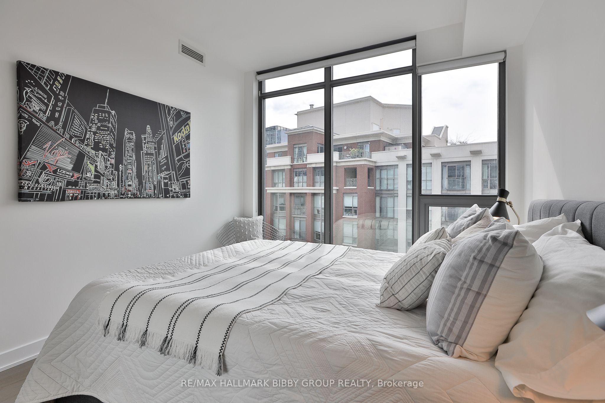 15 Beverley Street 710 Property Photo 18