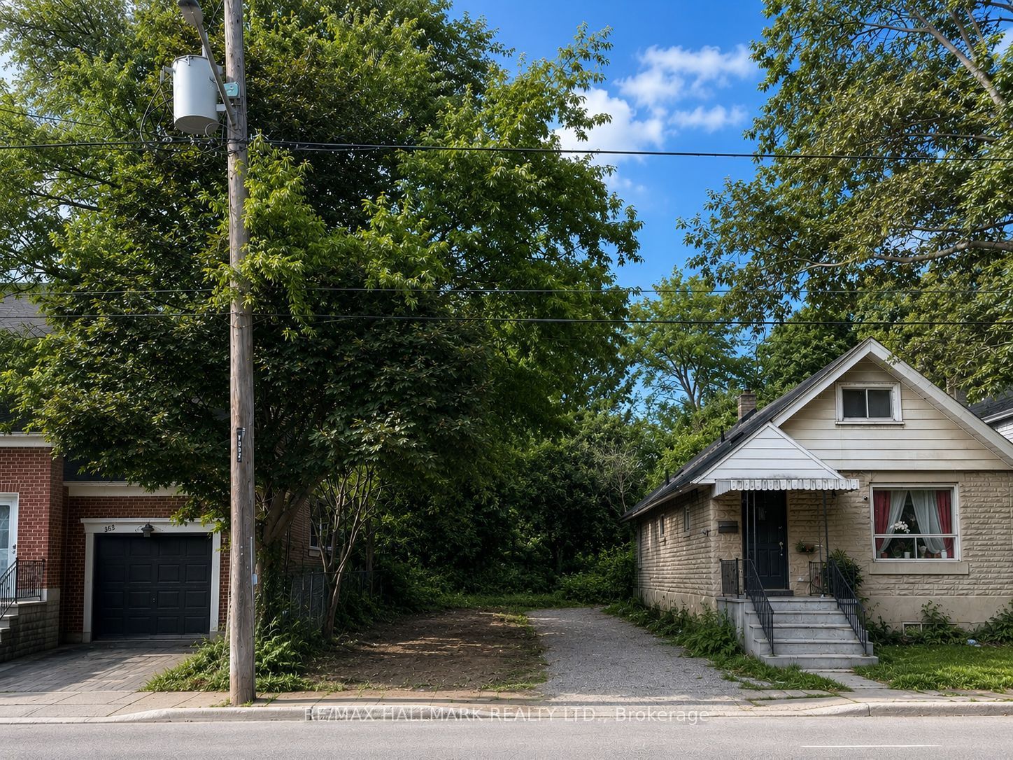 360B Lawrence Avenue W