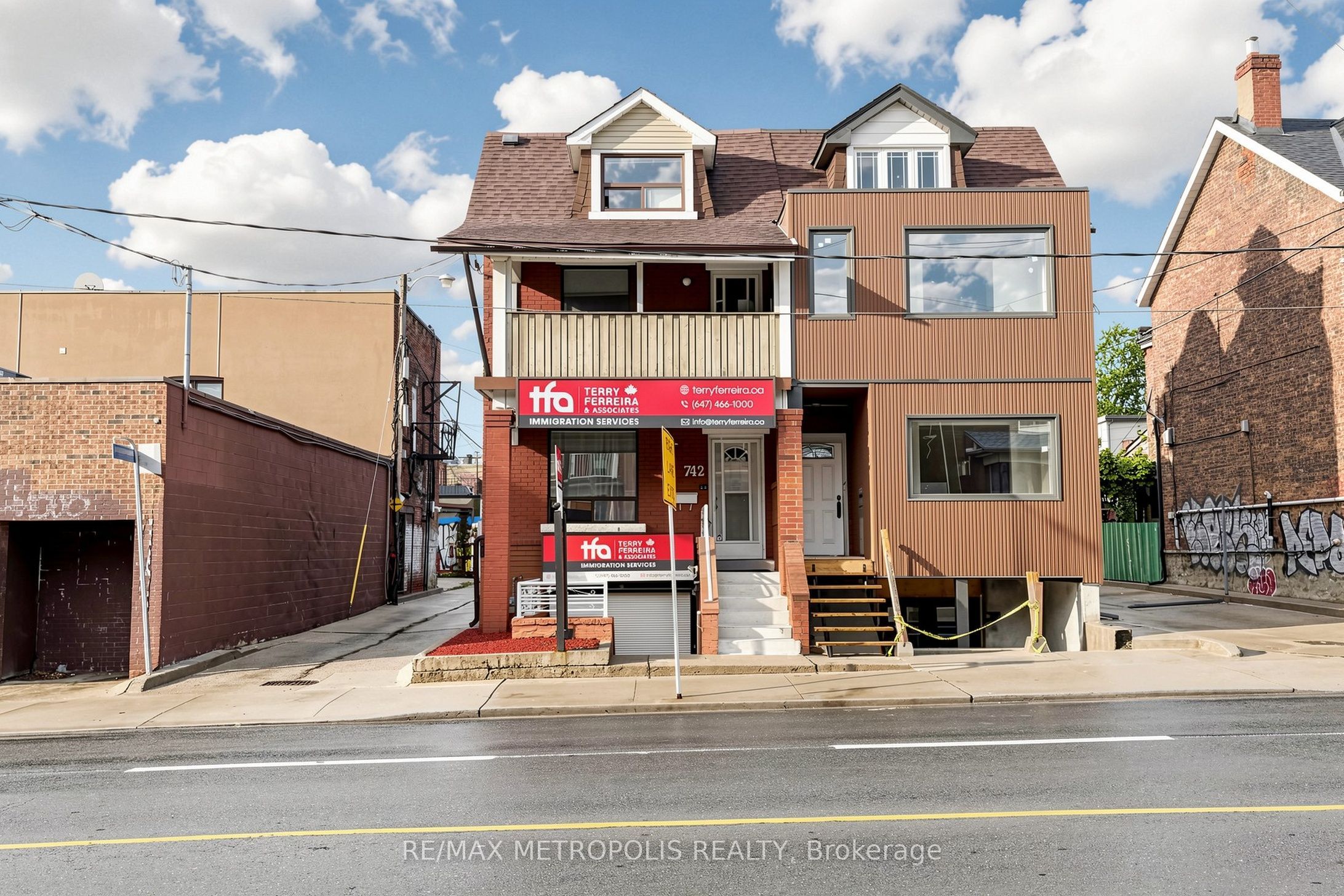 742 Dufferin Street Property Photo 1