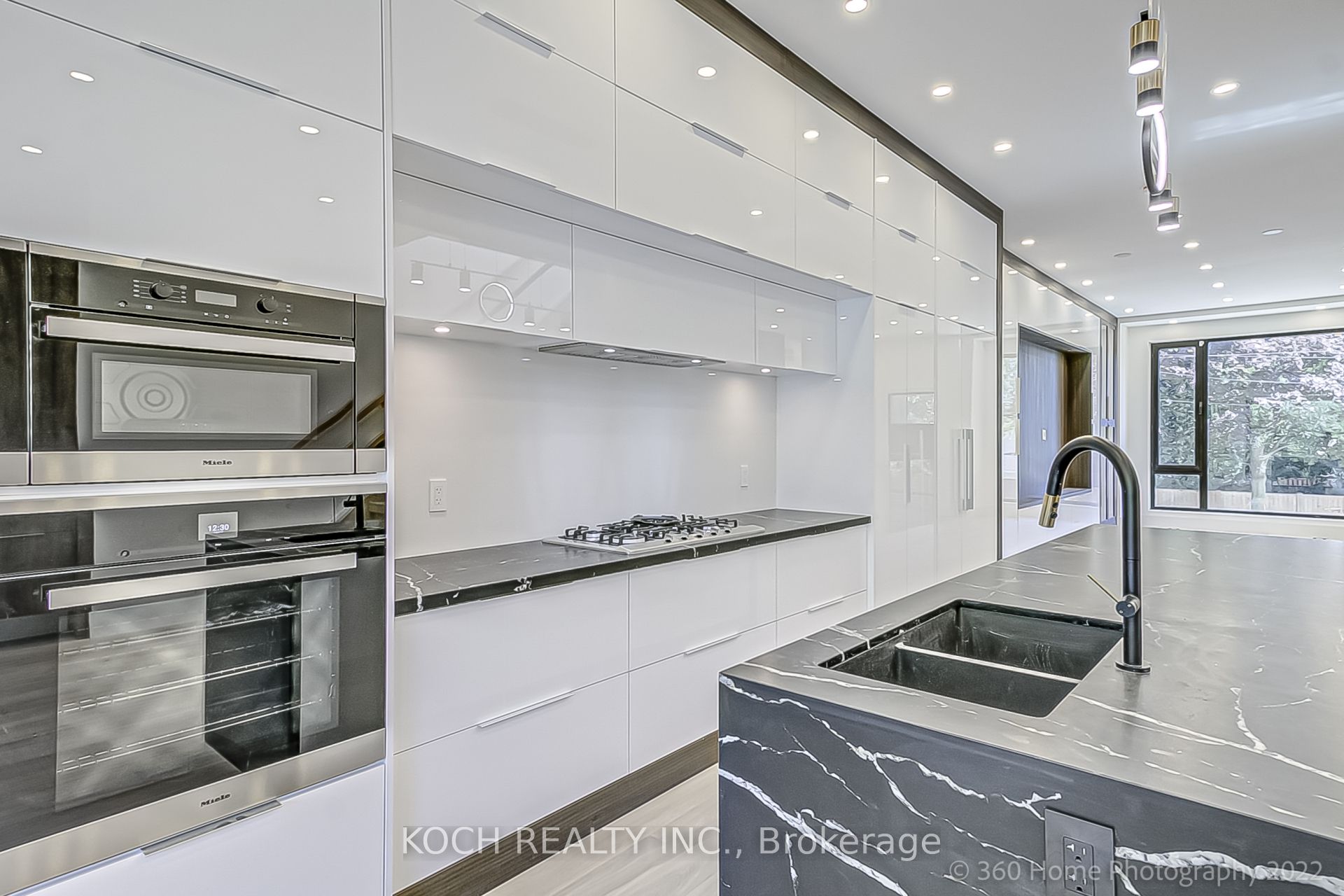 184 Falkirk Street Property Photo 7
