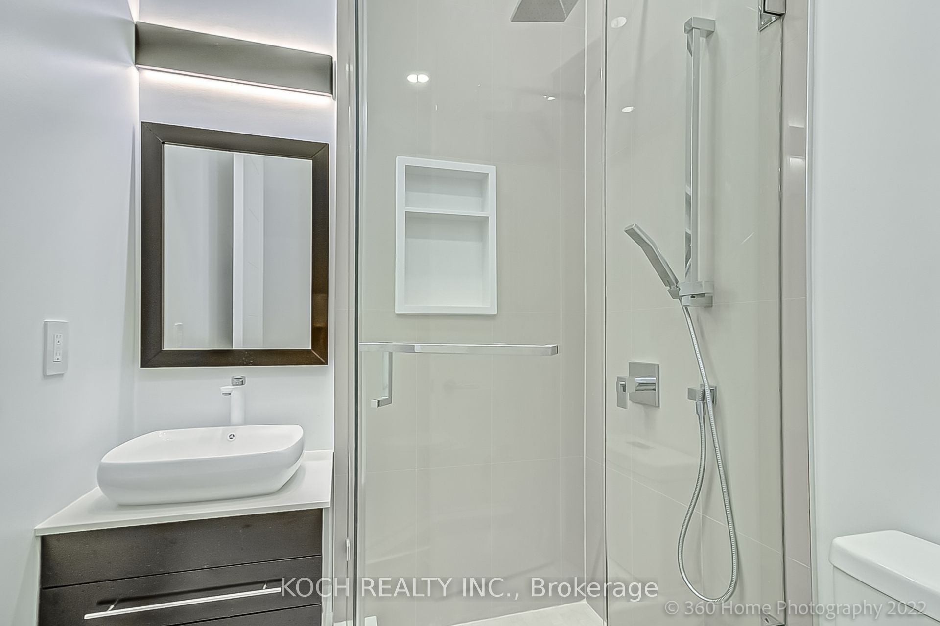 184 Falkirk Street Property Photo 8