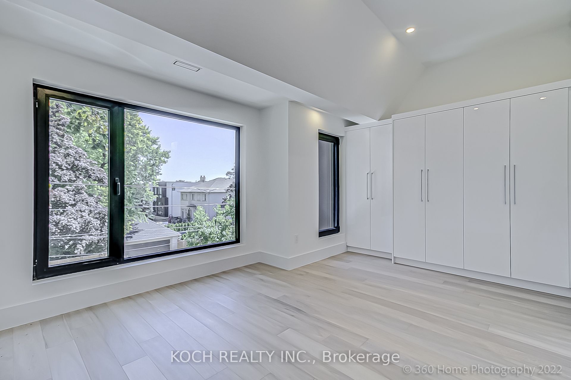 184 Falkirk Street Property Photo 11